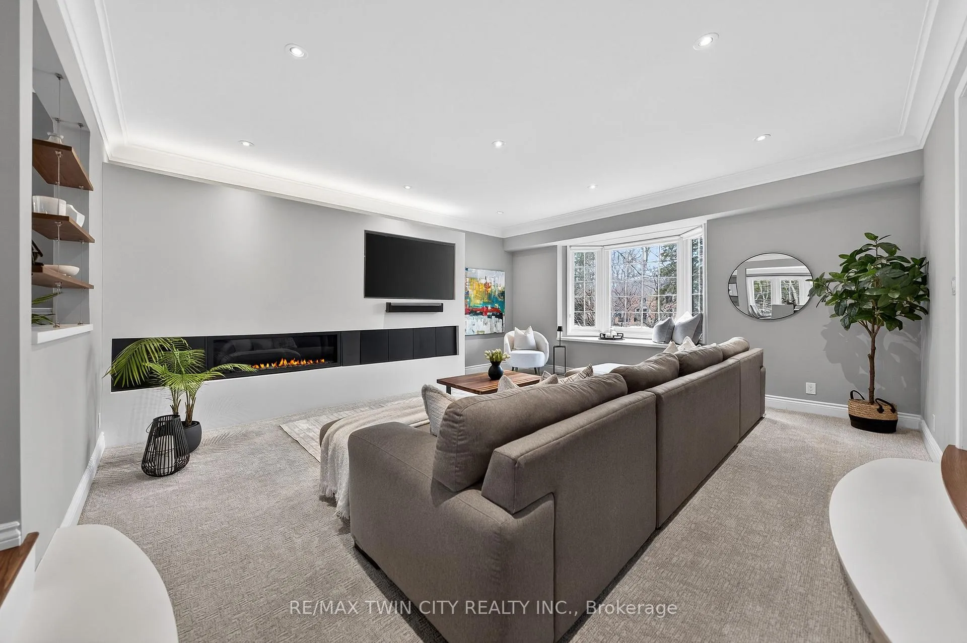 Photo 11 of 370 Green Acres Drive, Waterloo — HOMEH