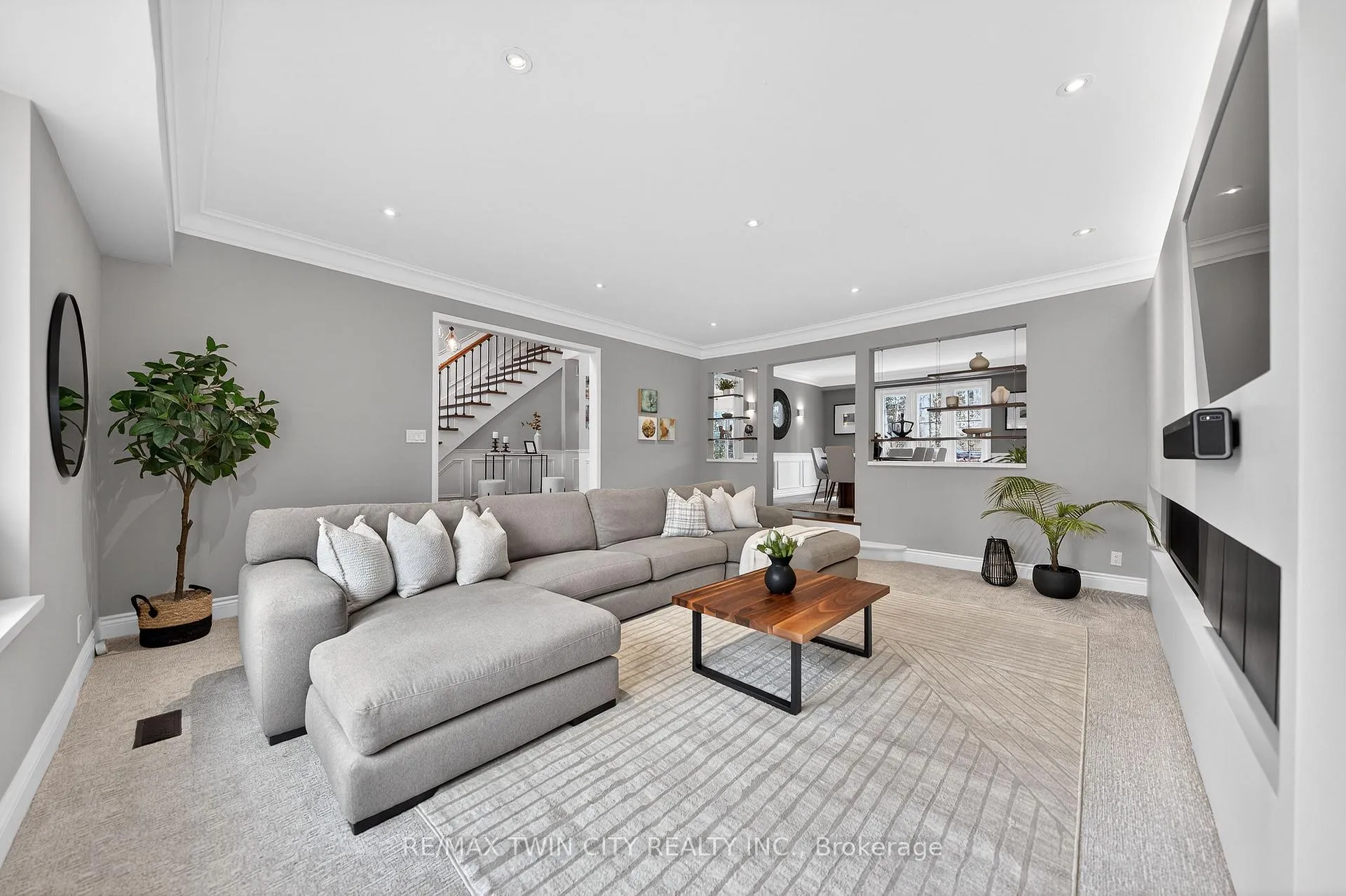 Photo 12 of 370 Green Acres Drive, Waterloo — HOMEH
