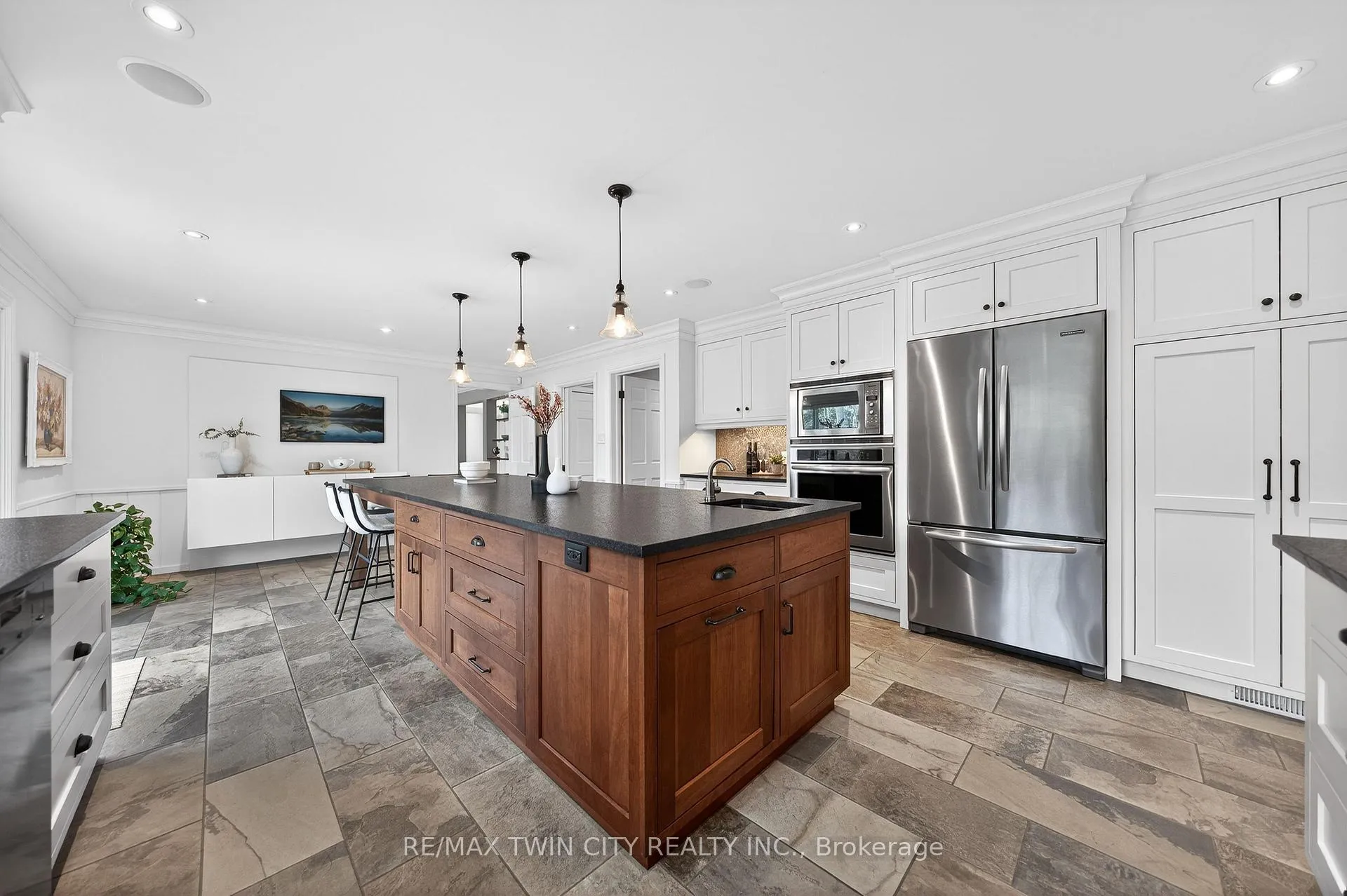 Photo 18 of 370 Green Acres Drive, Waterloo — HOMEH