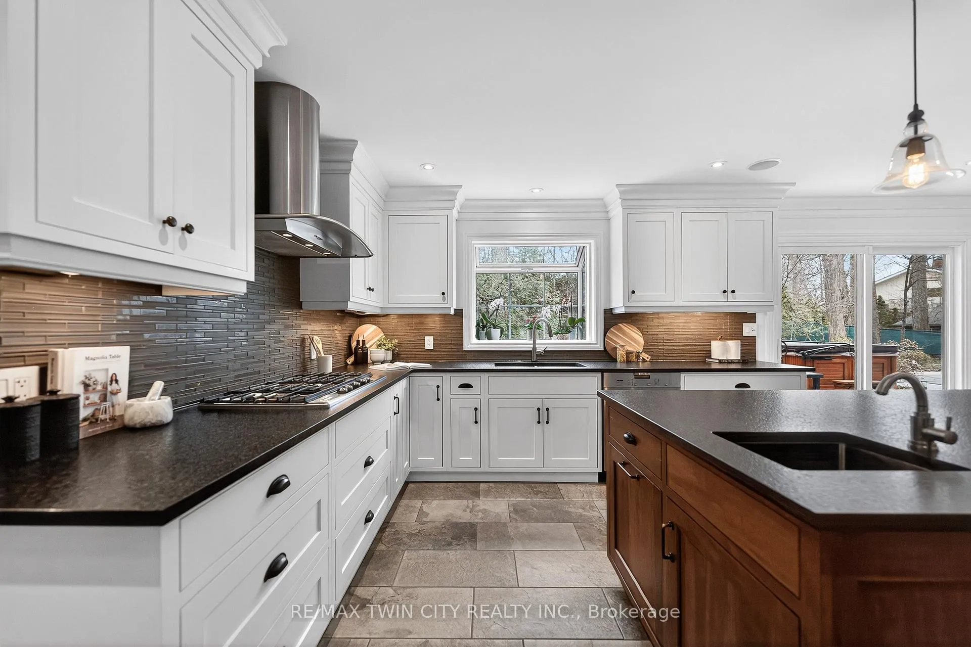 Photo 20 of 370 Green Acres Drive, Waterloo — HOMEH