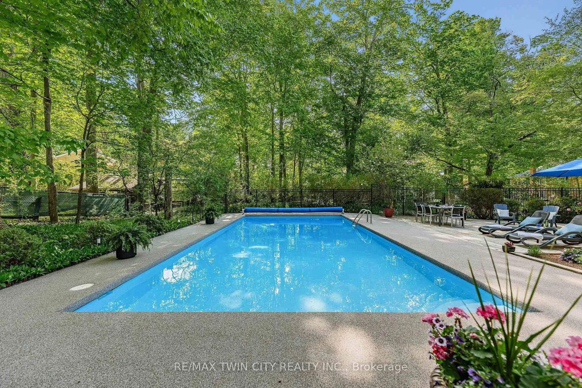 Photo 45 of 370 Green Acres Drive, Waterloo — HOMEH