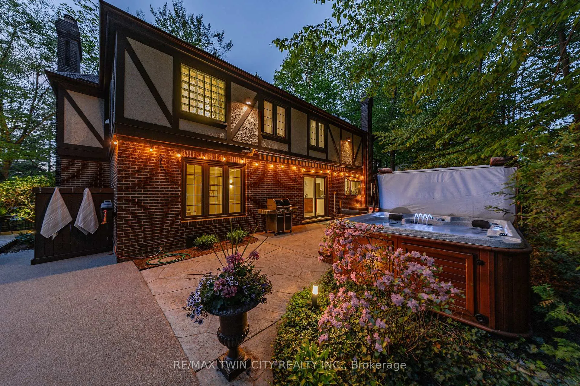 Photo 47 of 370 Green Acres Drive, Waterloo — HOMEH