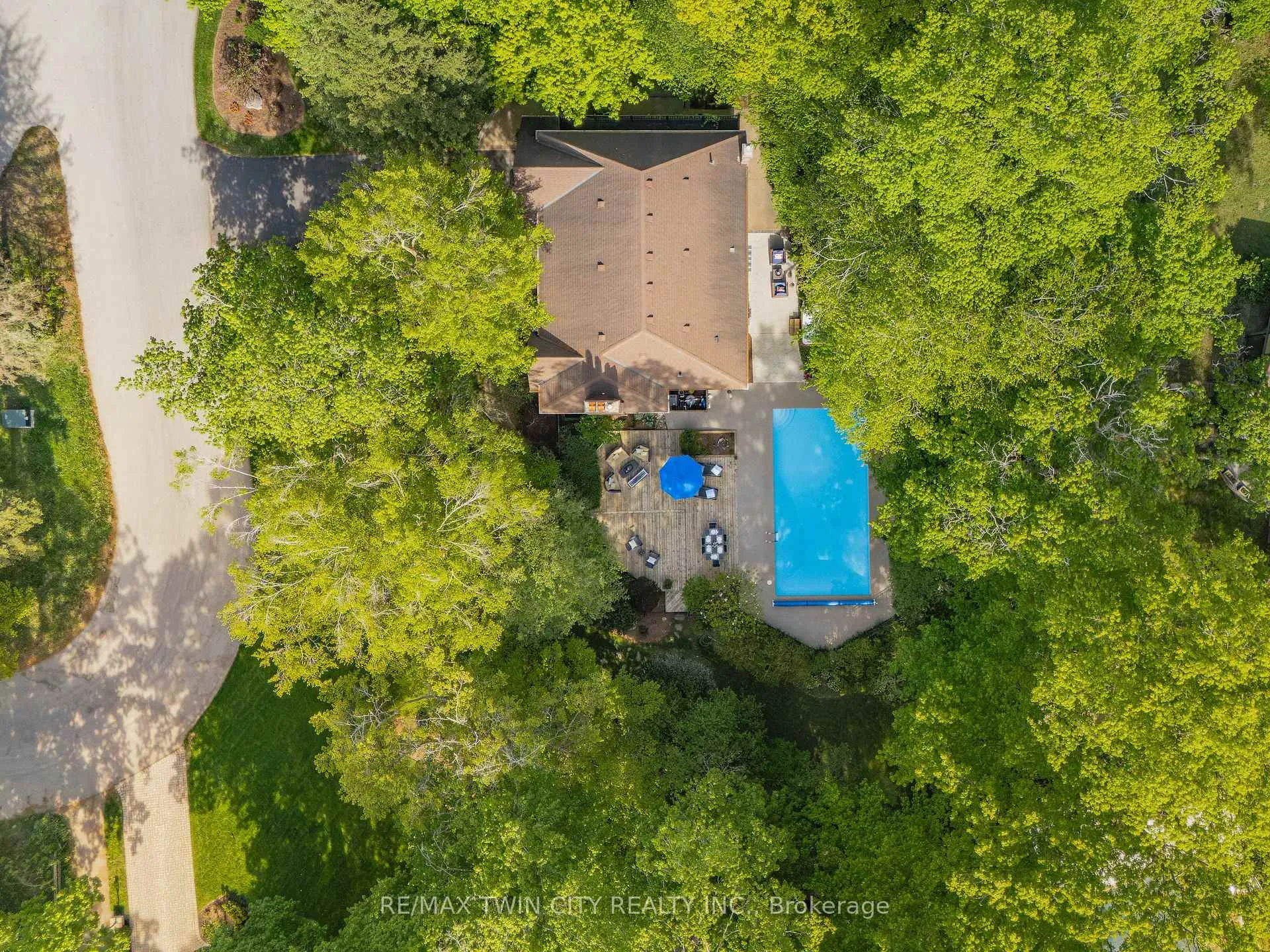 Photo 50 of 370 Green Acres Drive, Waterloo — HOMEH