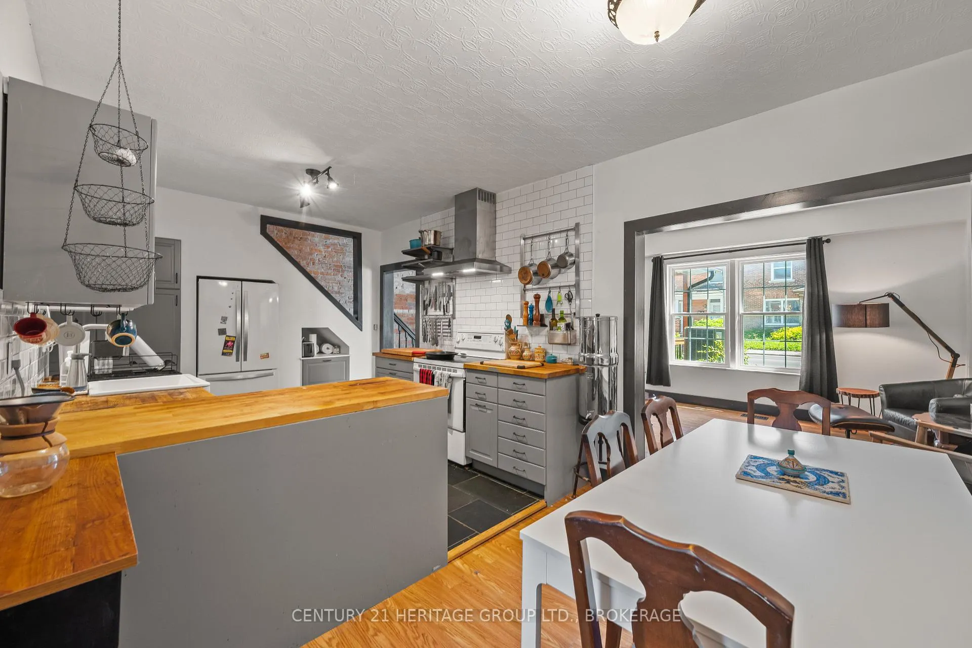 Photo 10 of 127 Stephen Street N, Kingston, East of Sir John A. Blvd — HOMEH