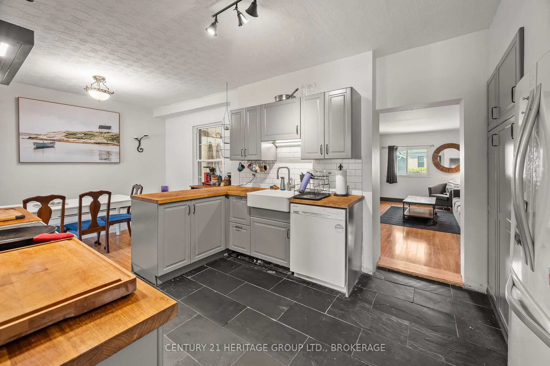 Photo 12 of 127 Stephen Street N, Kingston, East of Sir John A. Blvd — HOMEH