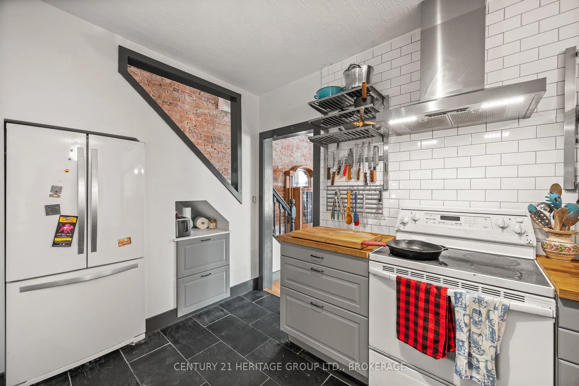 Photo 14 of 127 Stephen Street N, Kingston, East of Sir John A. Blvd — HOMEH
