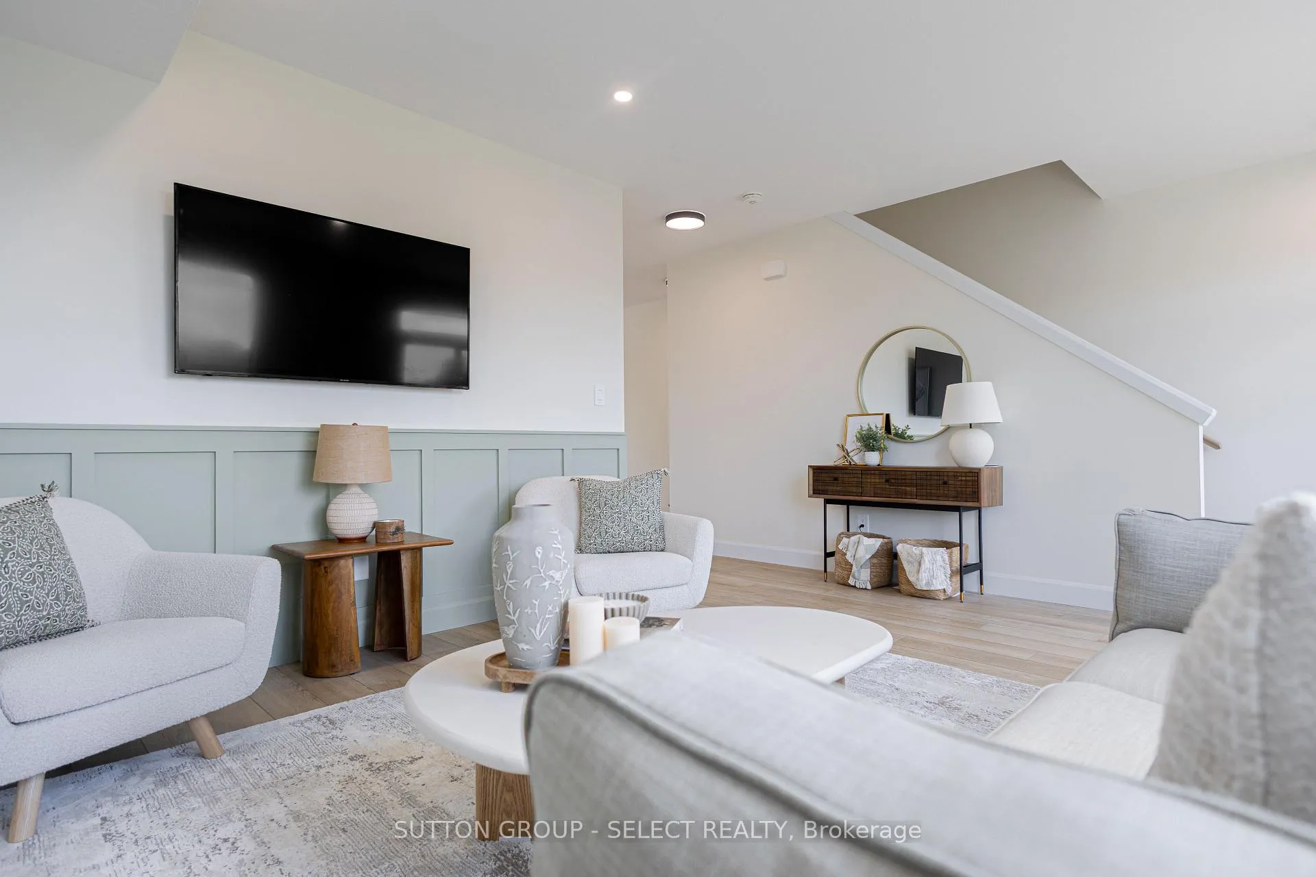 Photo 8 of Unit 12, 233 Upper Queen Street, Thames Centre, Thorndale — HOMEH