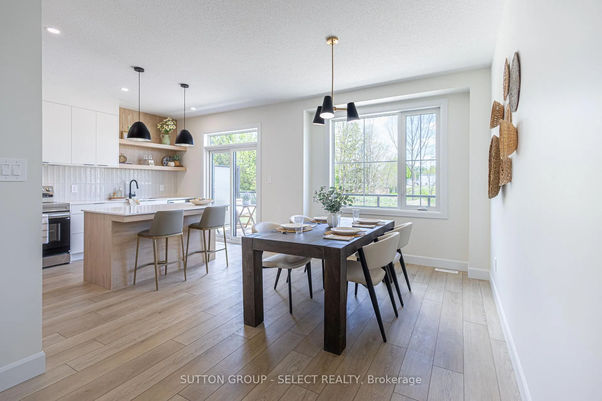 Photo 14 of Unit 12, 233 Upper Queen Street, Thames Centre, Thorndale — HOMEH