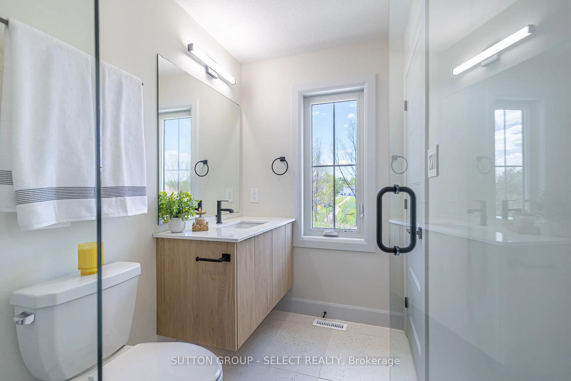Photo 27 of Unit 12, 233 Upper Queen Street, Thames Centre, Thorndale — HOMEH