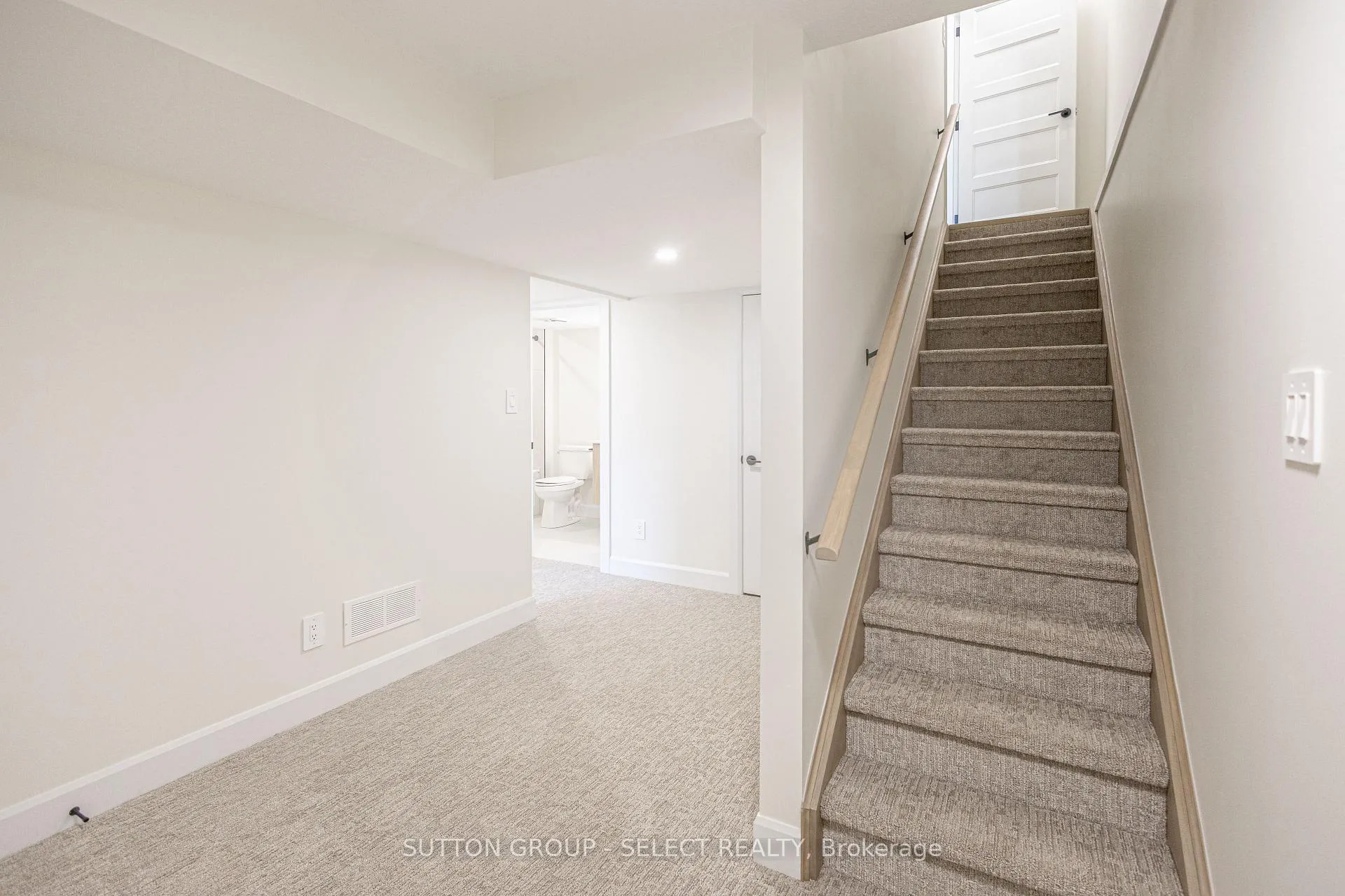 Photo 32 of Unit 12, 233 Upper Queen Street, Thames Centre, Thorndale — HOMEH