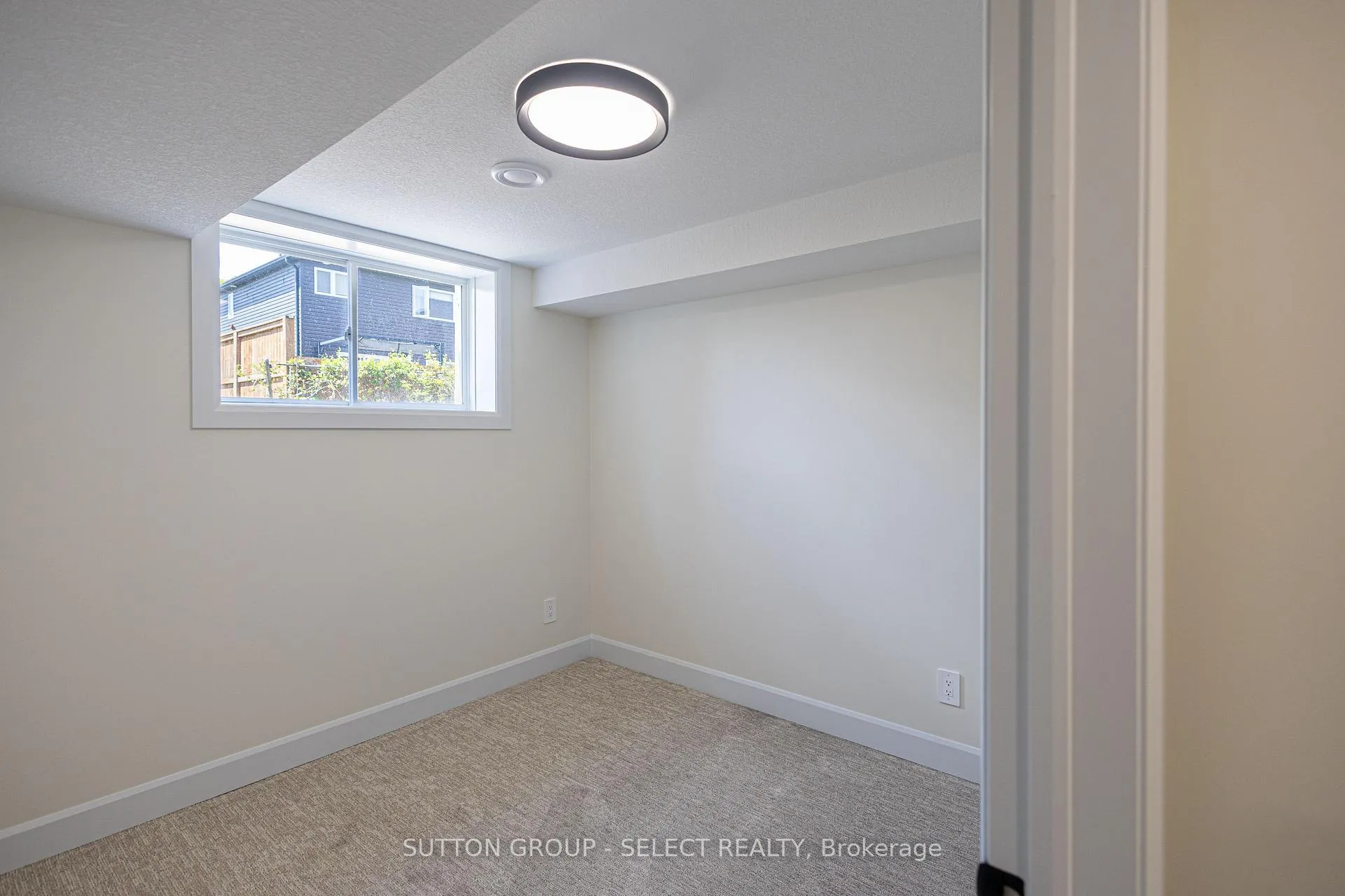 Photo 34 of Unit 12, 233 Upper Queen Street, Thames Centre, Thorndale — HOMEH