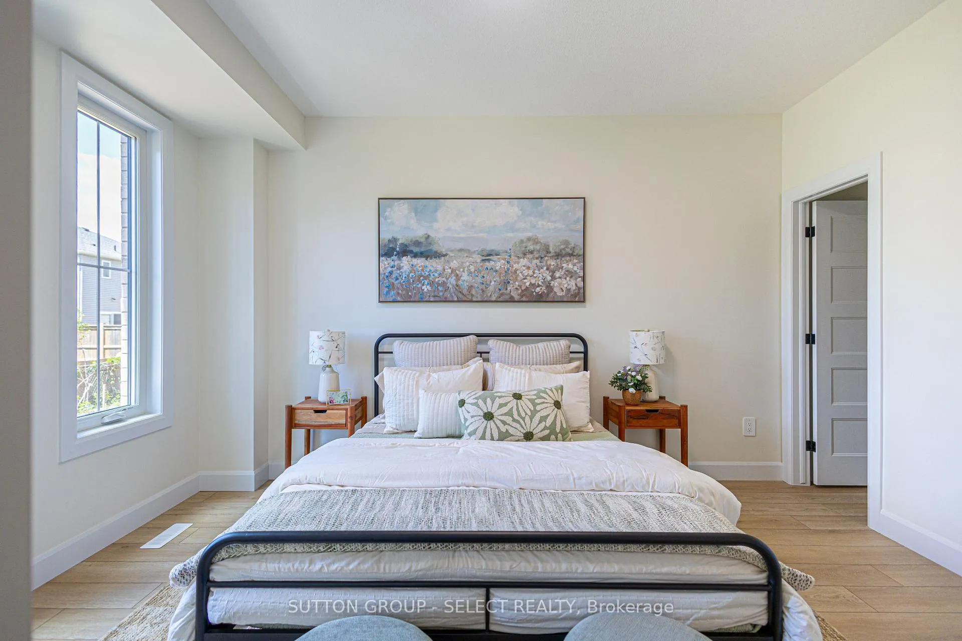 Photo 5 of Unit 14, 233 Upper Queen Street, Thames Centre, Thorndale — HOMEH