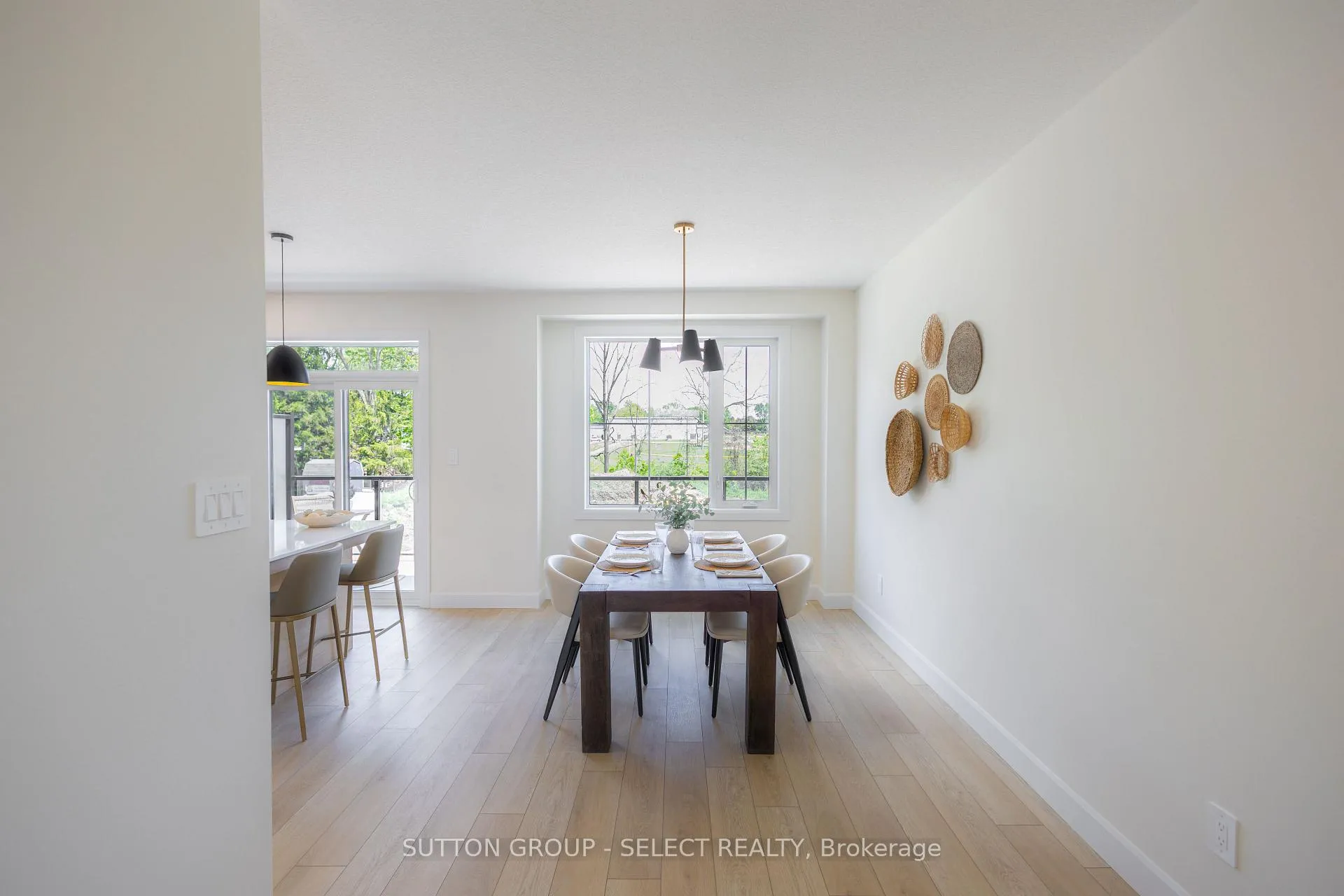 Photo 14 of Unit 14, 233 Upper Queen Street, Thames Centre, Thorndale — HOMEH
