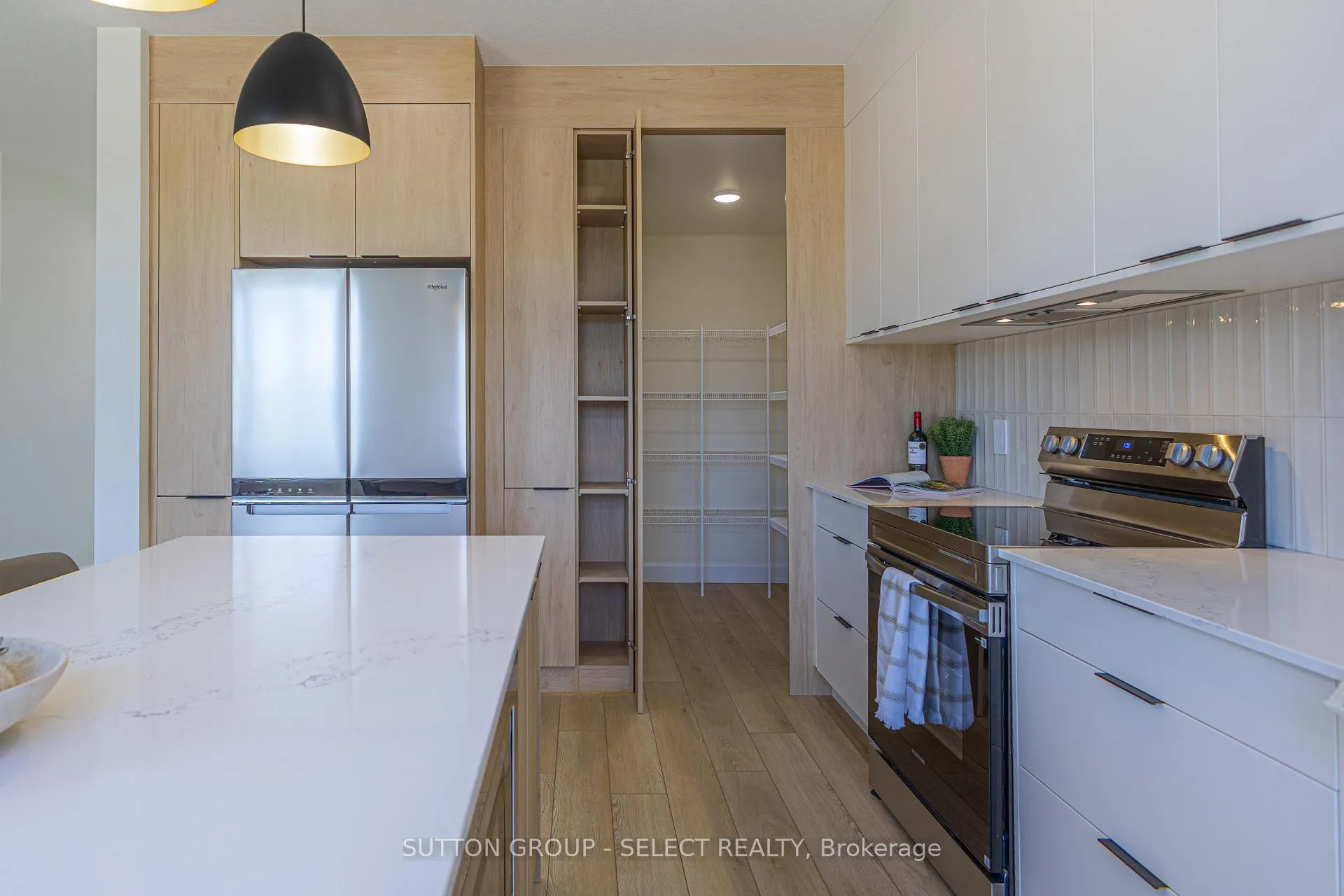 Photo 18 of Unit 14, 233 Upper Queen Street, Thames Centre, Thorndale — HOMEH