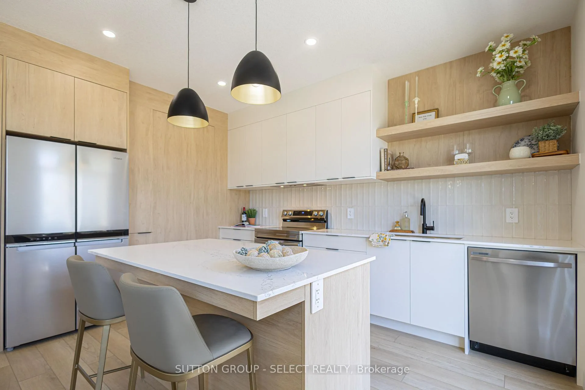 Photo 23 of Unit 14, 233 Upper Queen Street, Thames Centre, Thorndale — HOMEH