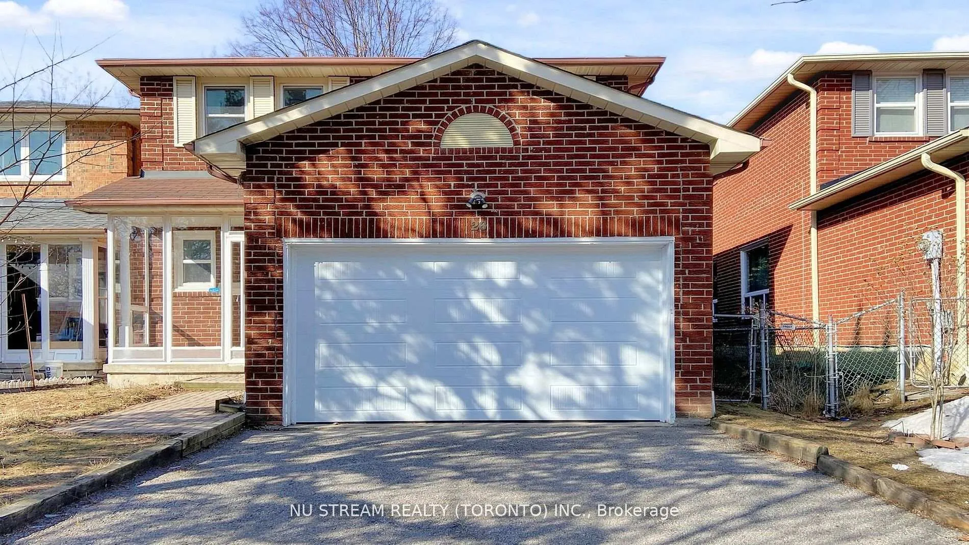 Photo 2 of 26 Trothen Circle, Markham, Markham Village — HOMEH