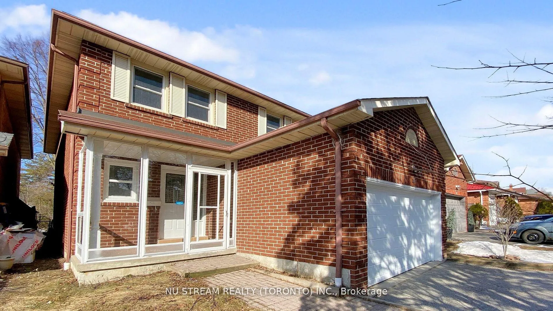 Photo 3 of 26 Trothen Circle, Markham, Markham Village — HOMEH