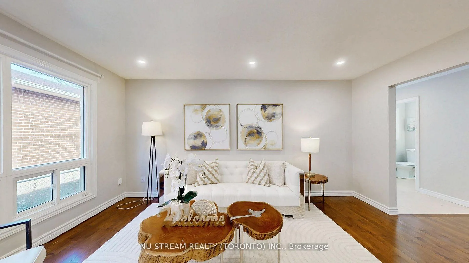 Photo 5 of 26 Trothen Circle, Markham, Markham Village — HOMEH