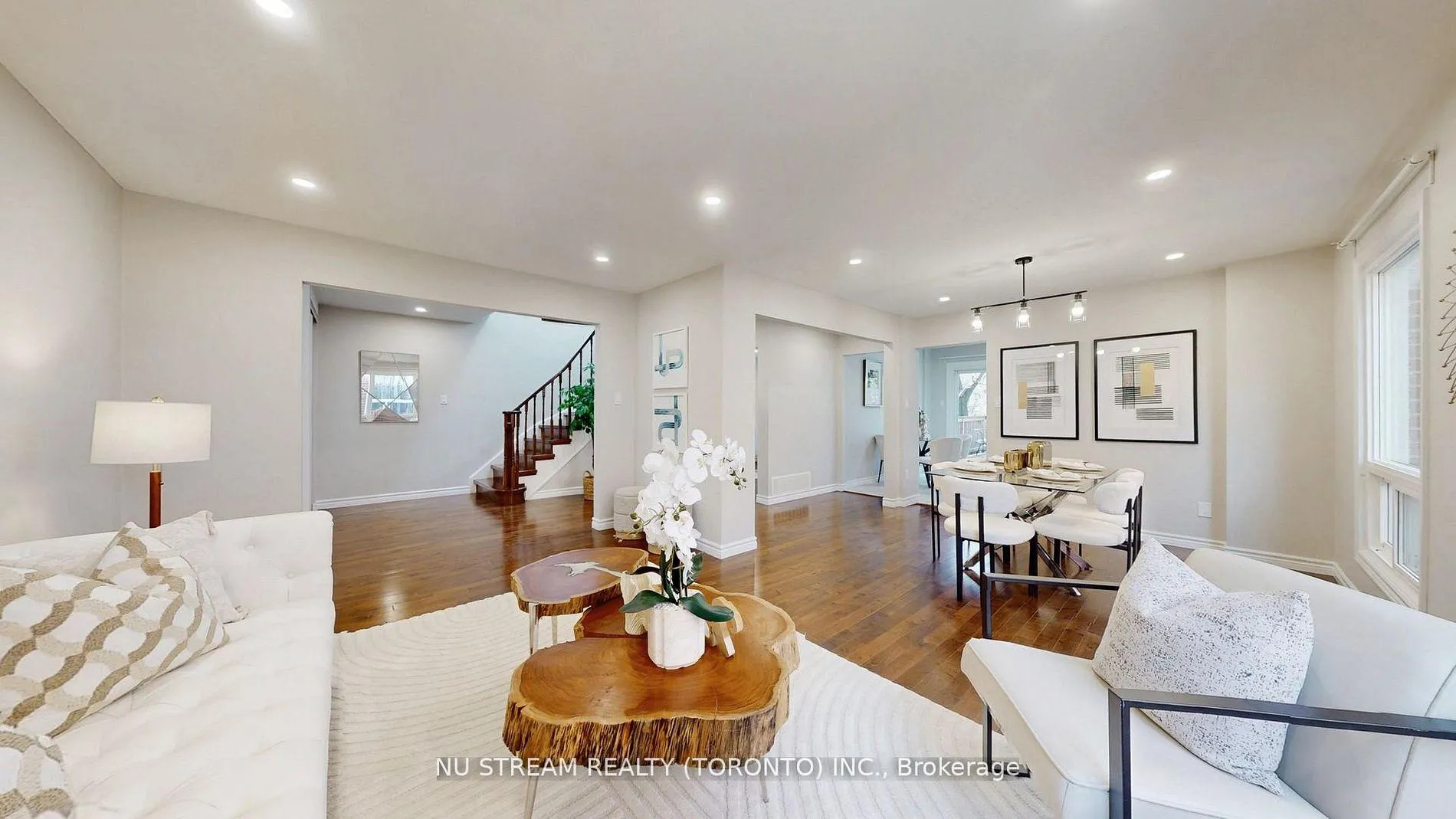 Photo 7 of 26 Trothen Circle, Markham, Markham Village — HOMEH