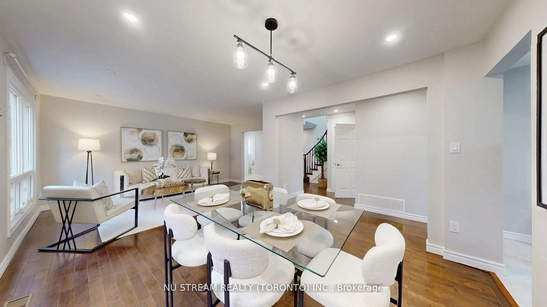 Photo 10 of 26 Trothen Circle, Markham, Markham Village — HOMEH