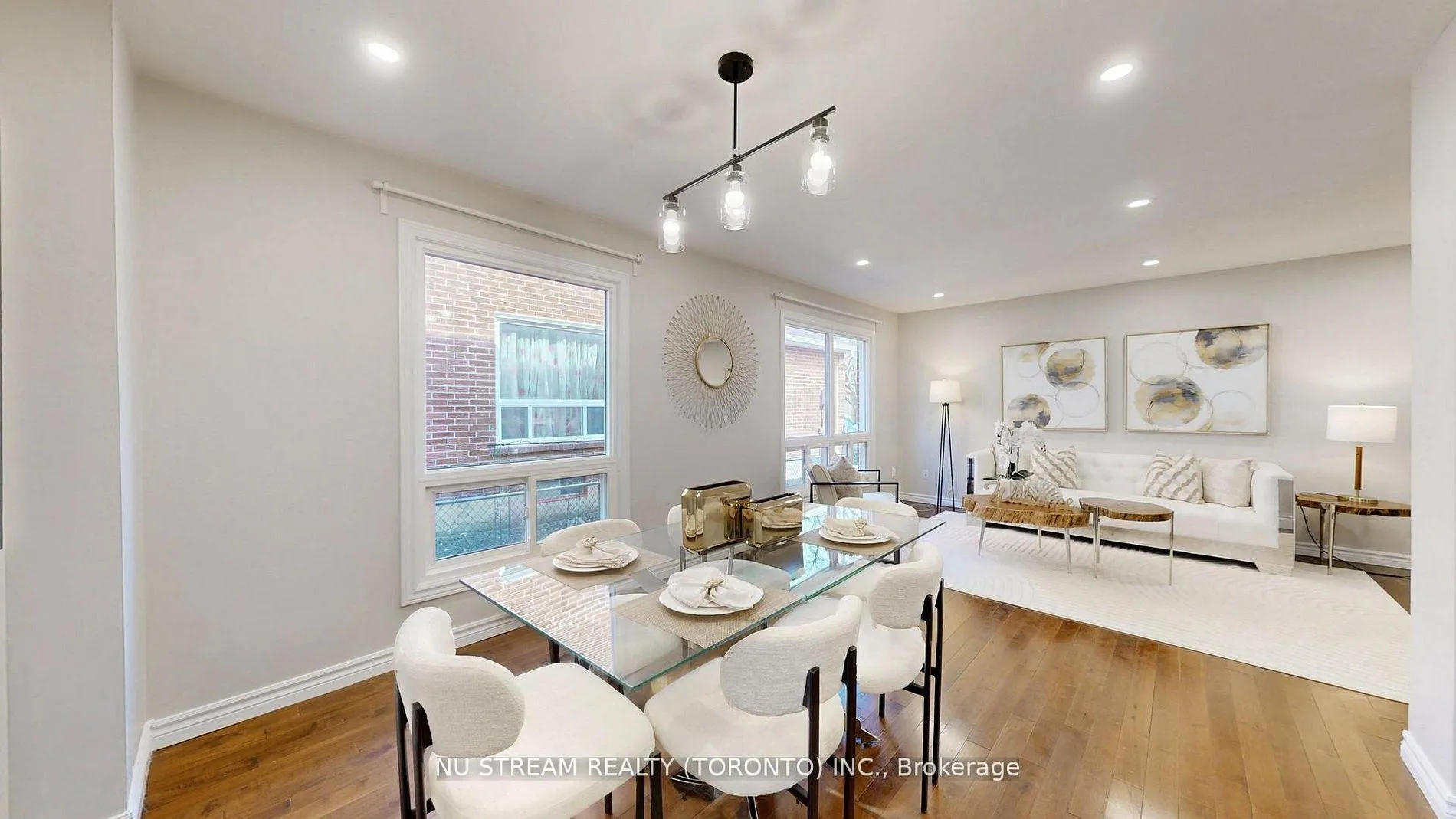 Photo 11 of 26 Trothen Circle, Markham, Markham Village — HOMEH