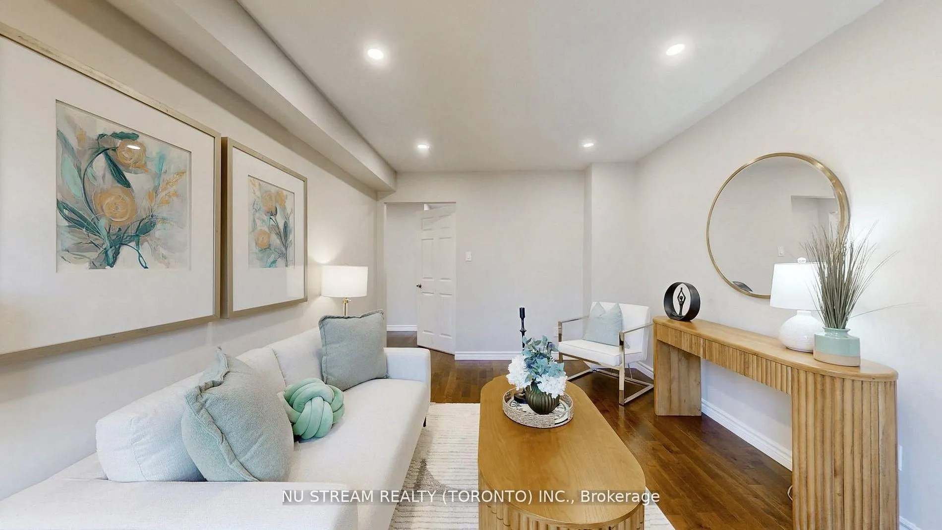 Photo 14 of 26 Trothen Circle, Markham, Markham Village — HOMEH