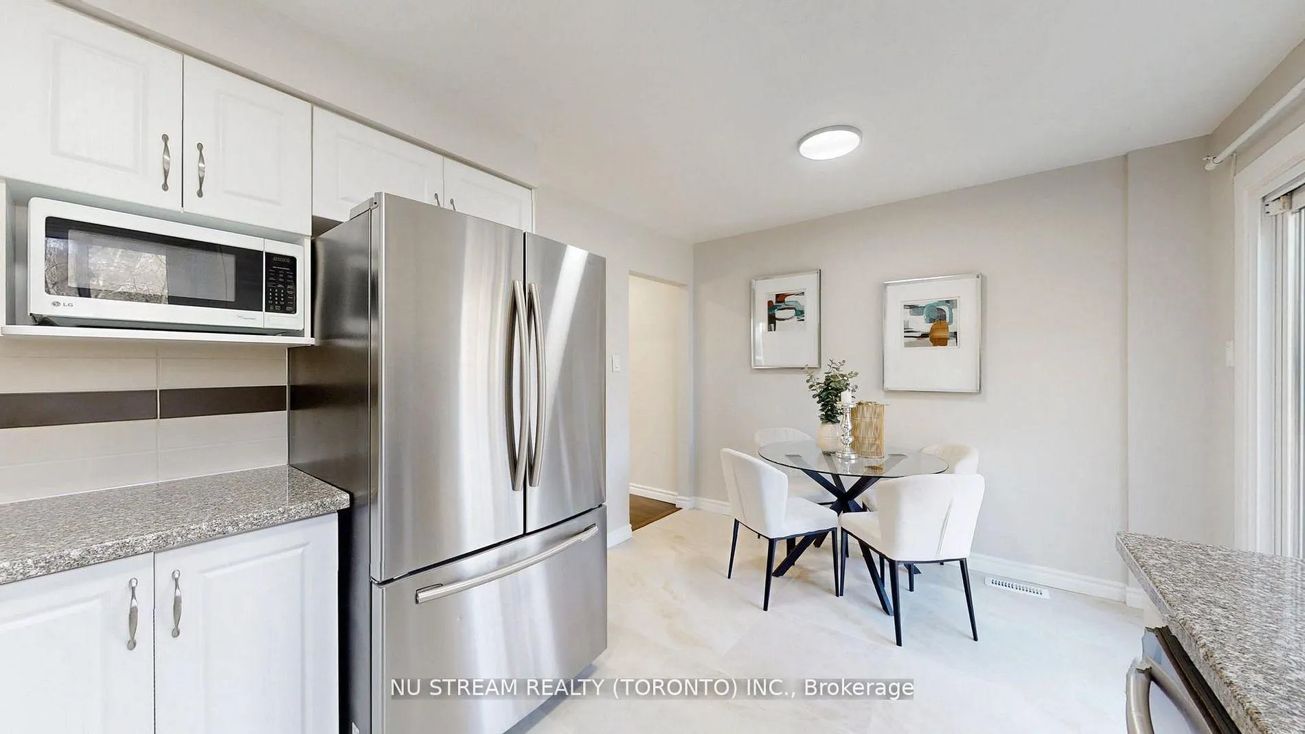 Photo 19 of 26 Trothen Circle, Markham, Markham Village — HOMEH