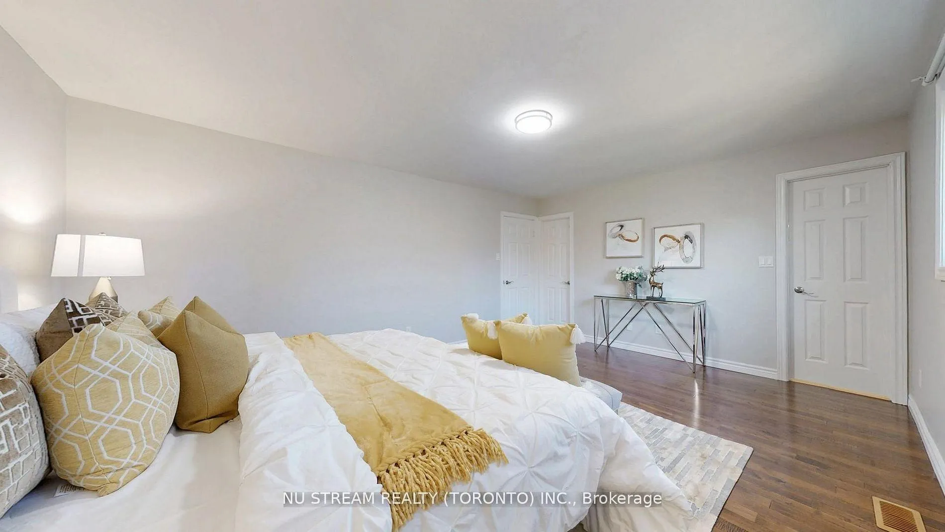 Photo 28 of 26 Trothen Circle, Markham, Markham Village — HOMEH