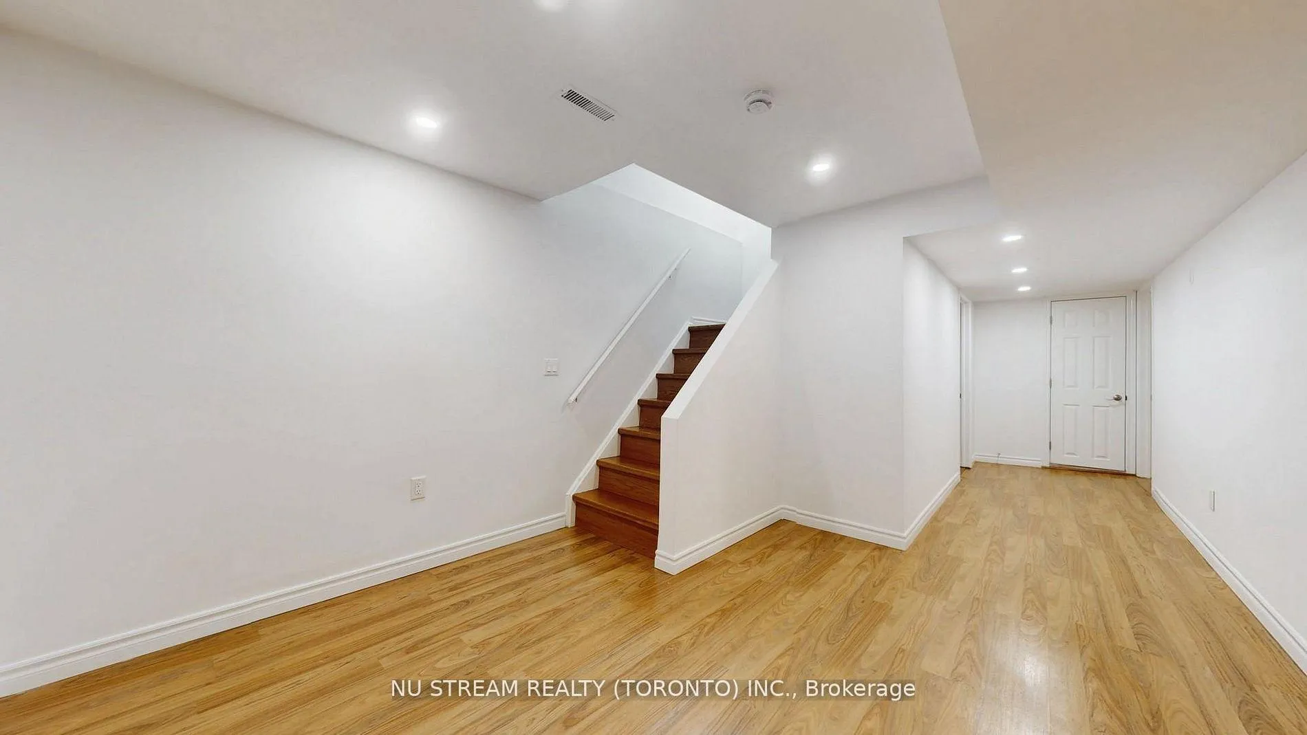Photo 40 of 26 Trothen Circle, Markham, Markham Village — HOMEH