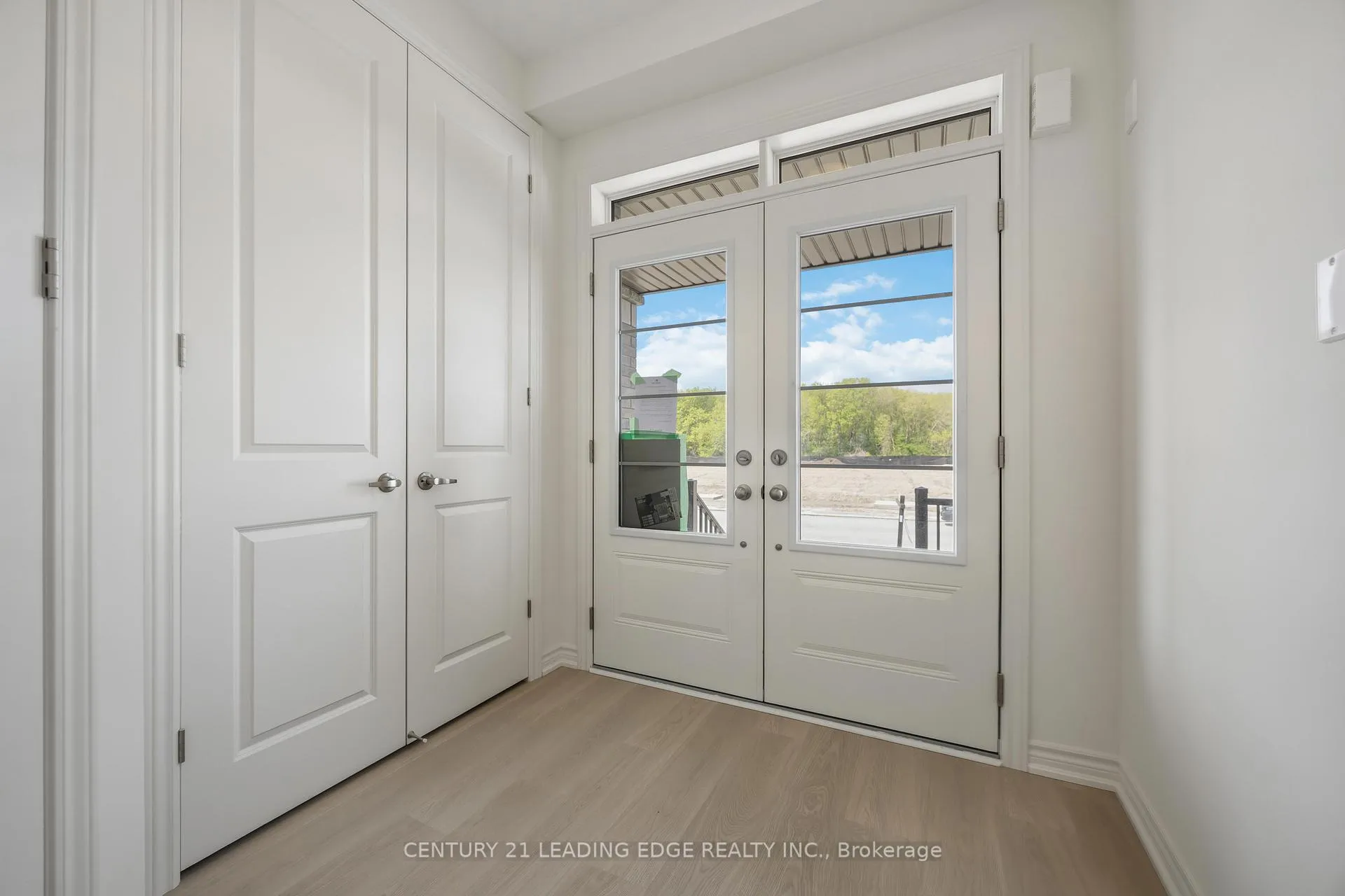 Photo 3 of 66 Donald Cameron Crescent, Clarington, Courtice — HOMEH