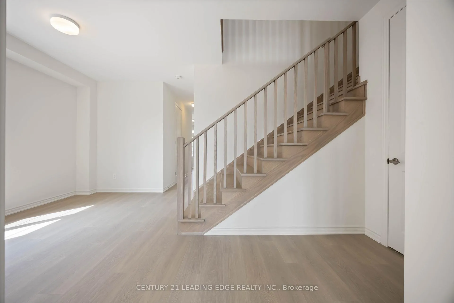 Photo 10 of 66 Donald Cameron Crescent, Clarington, Courtice — HOMEH