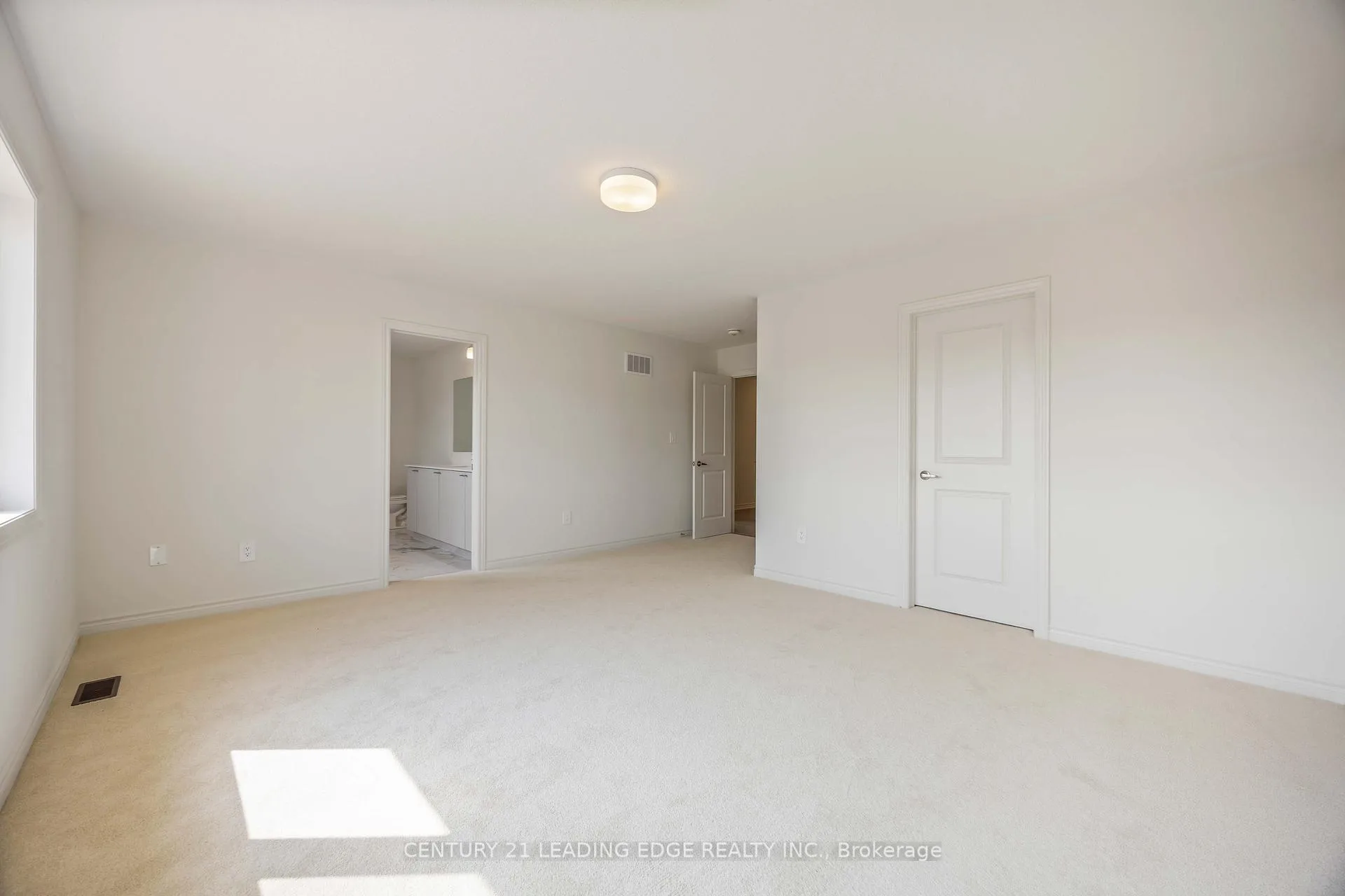 Photo 33 of 66 Donald Cameron Crescent, Clarington, Courtice — HOMEH