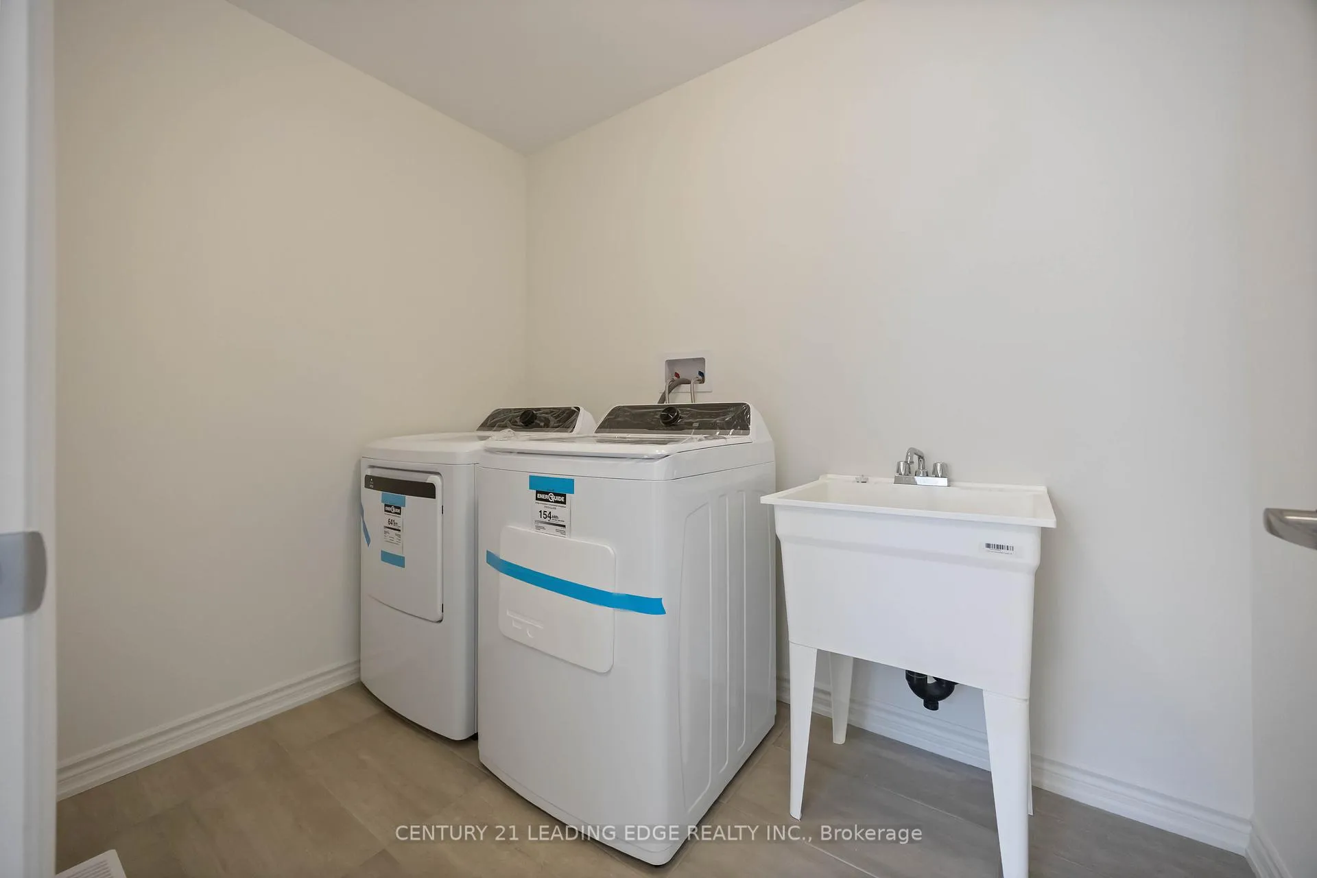 Photo 48 of 66 Donald Cameron Crescent, Clarington, Courtice — HOMEH
