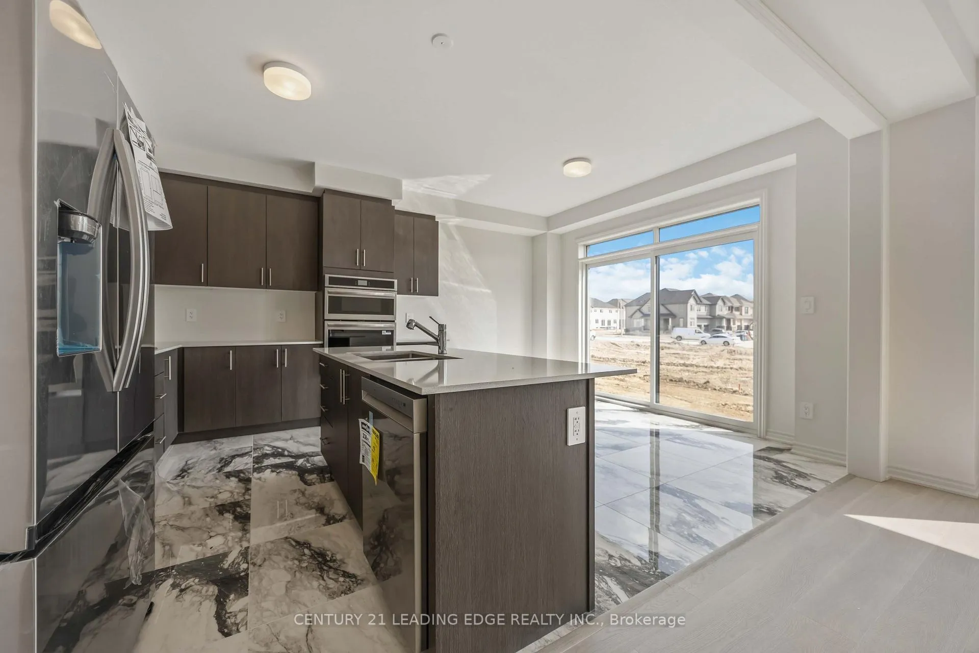 Photo 19 of 66 Donald Cameron Crescent, Clarington, Courtice — HOMEH