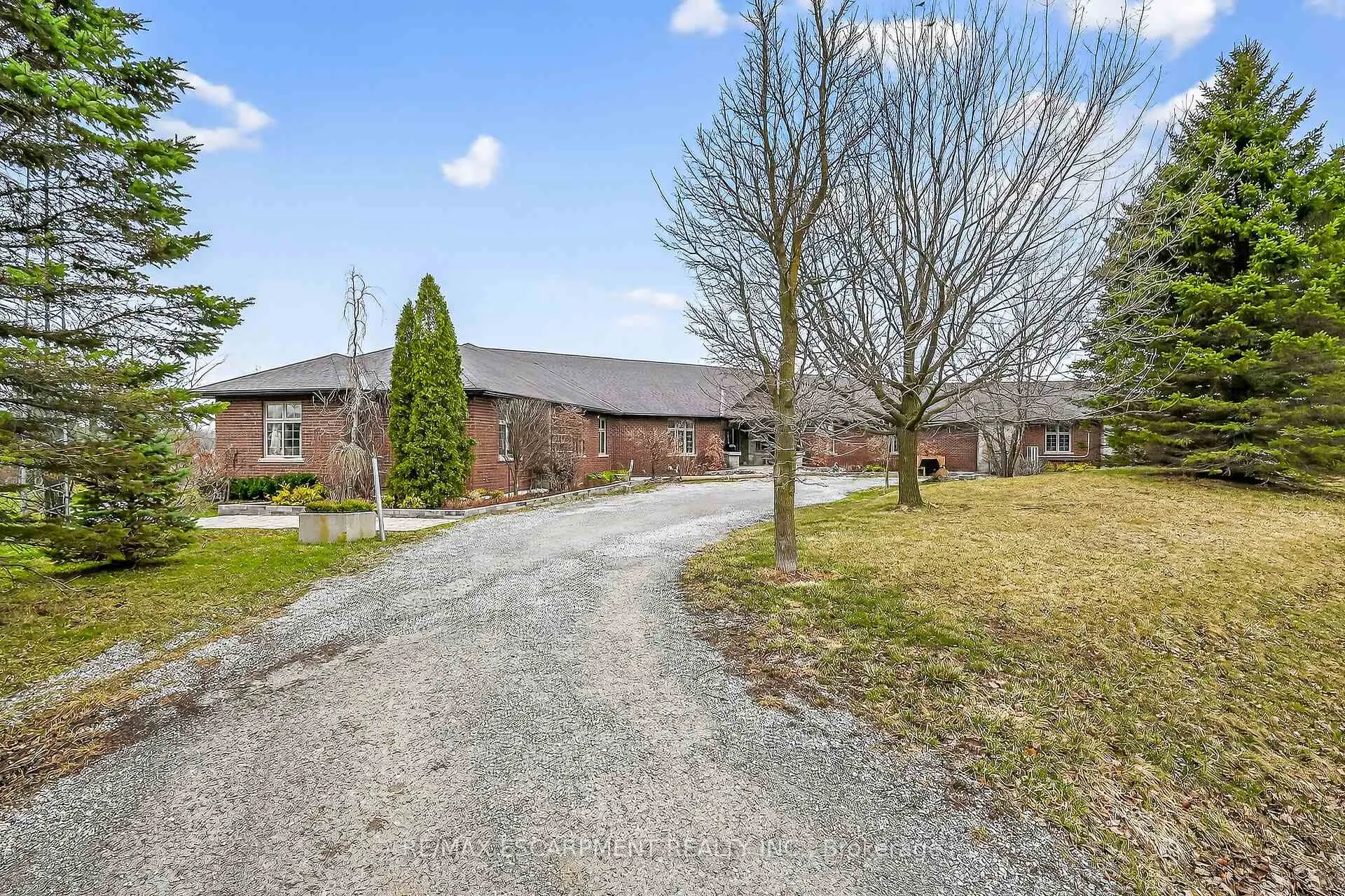 Photo 4 of 393 Old Onondaga Road E, Brant, Brantford Twp — HOMEH