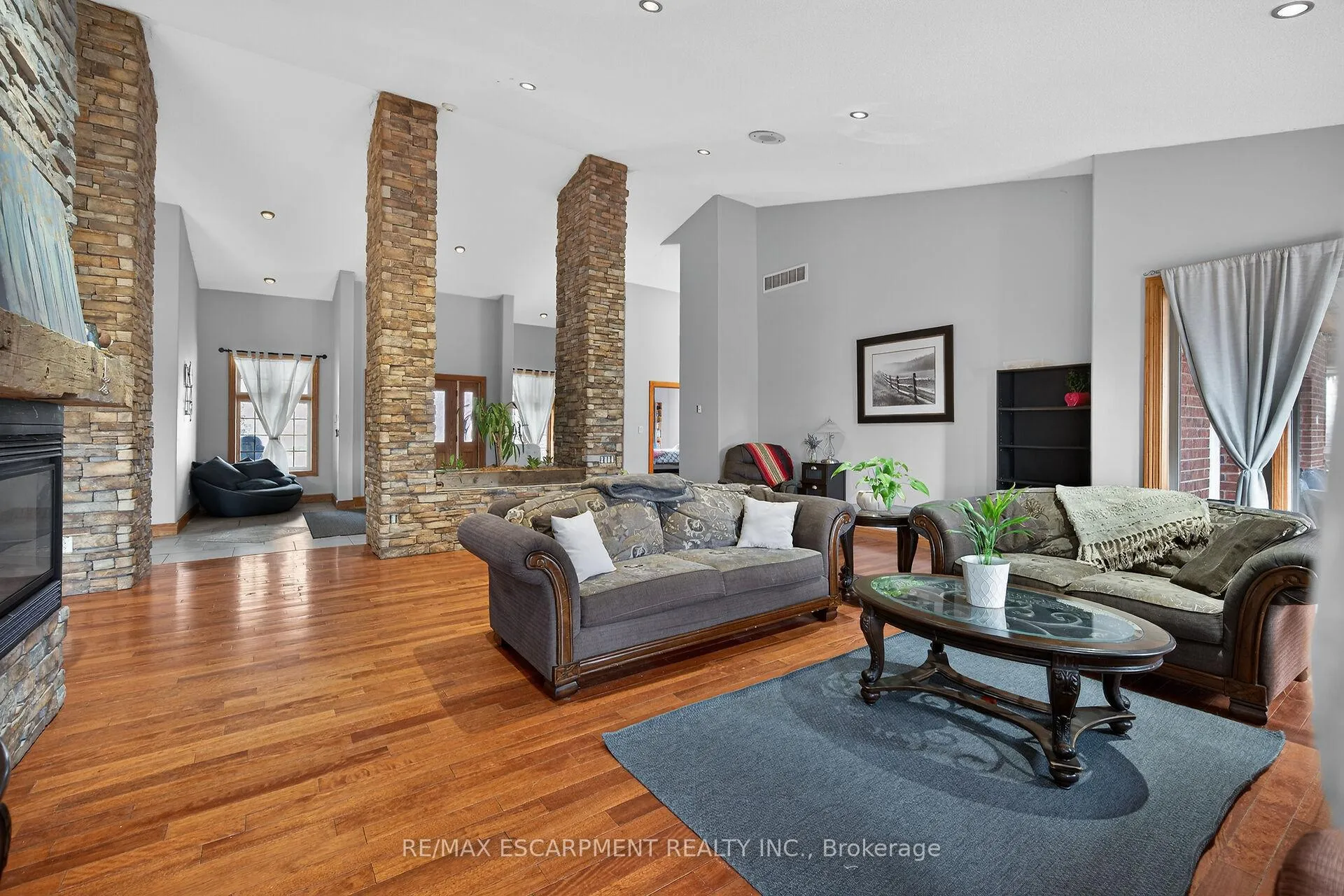 Photo 6 of 393 Old Onondaga Road E, Brant, Brantford Twp — HOMEH