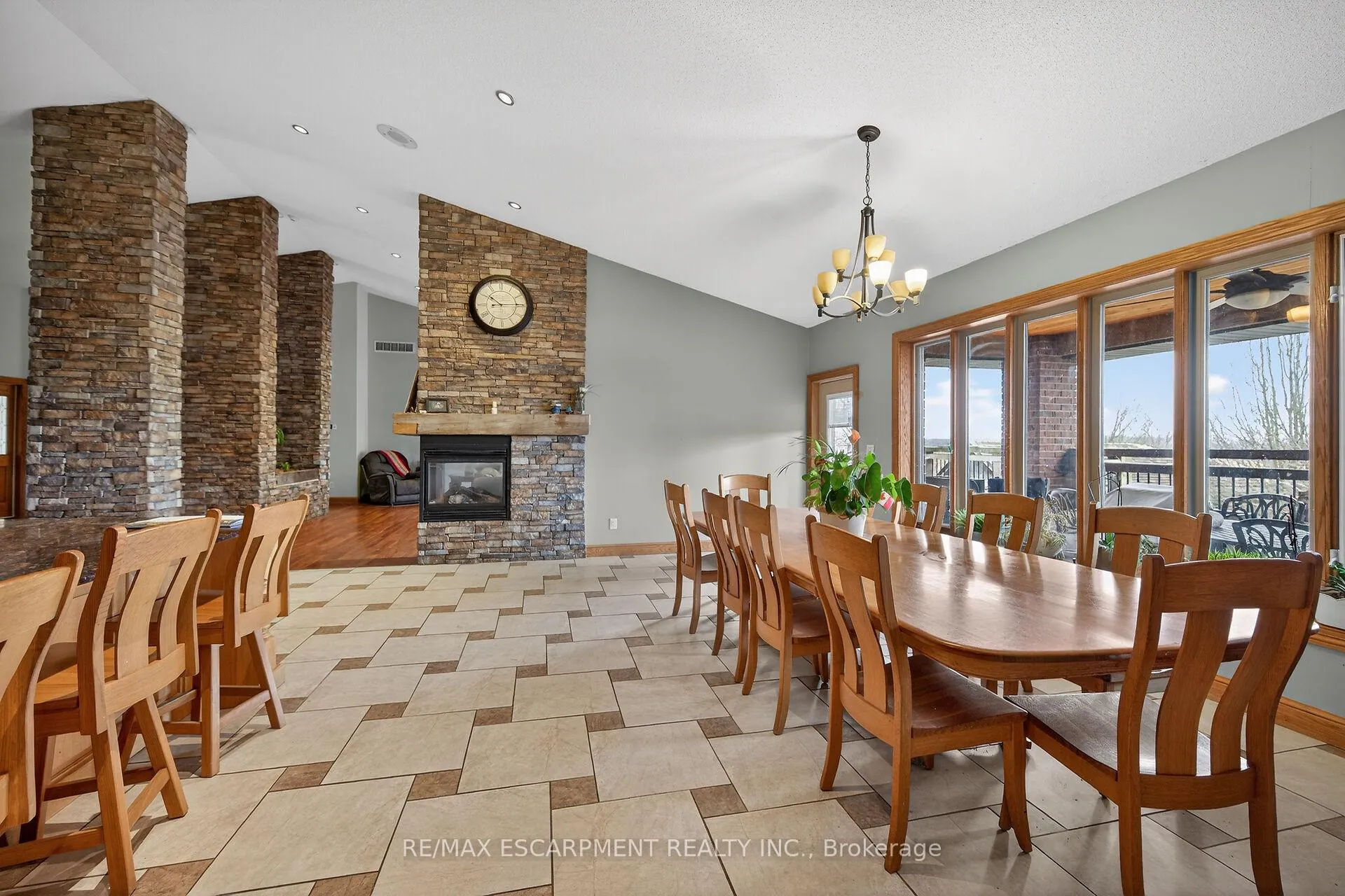 Photo 8 of 393 Old Onondaga Road E, Brant, Brantford Twp — HOMEH