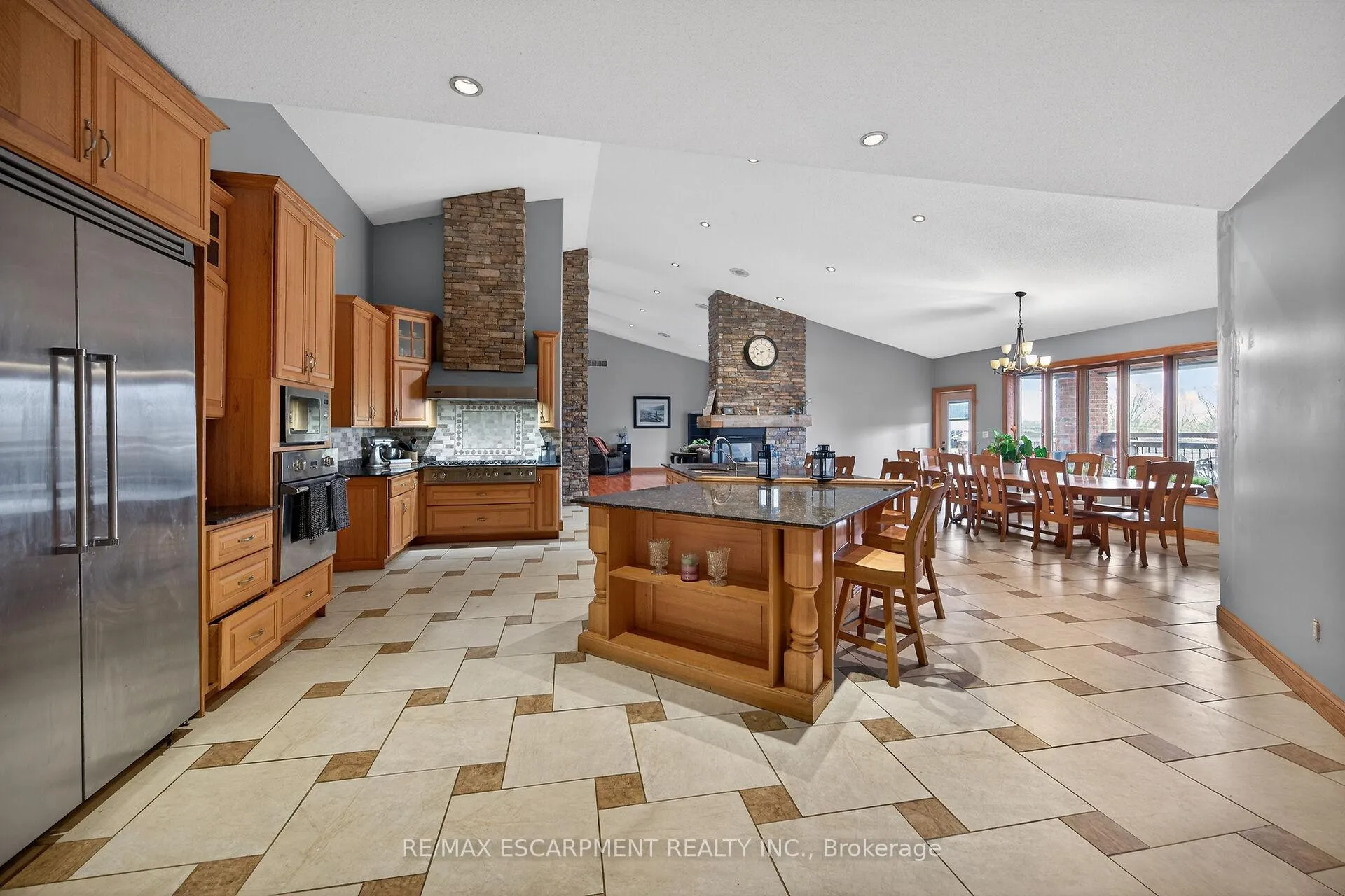 Photo 9 of 393 Old Onondaga Road E, Brant, Brantford Twp — HOMEH