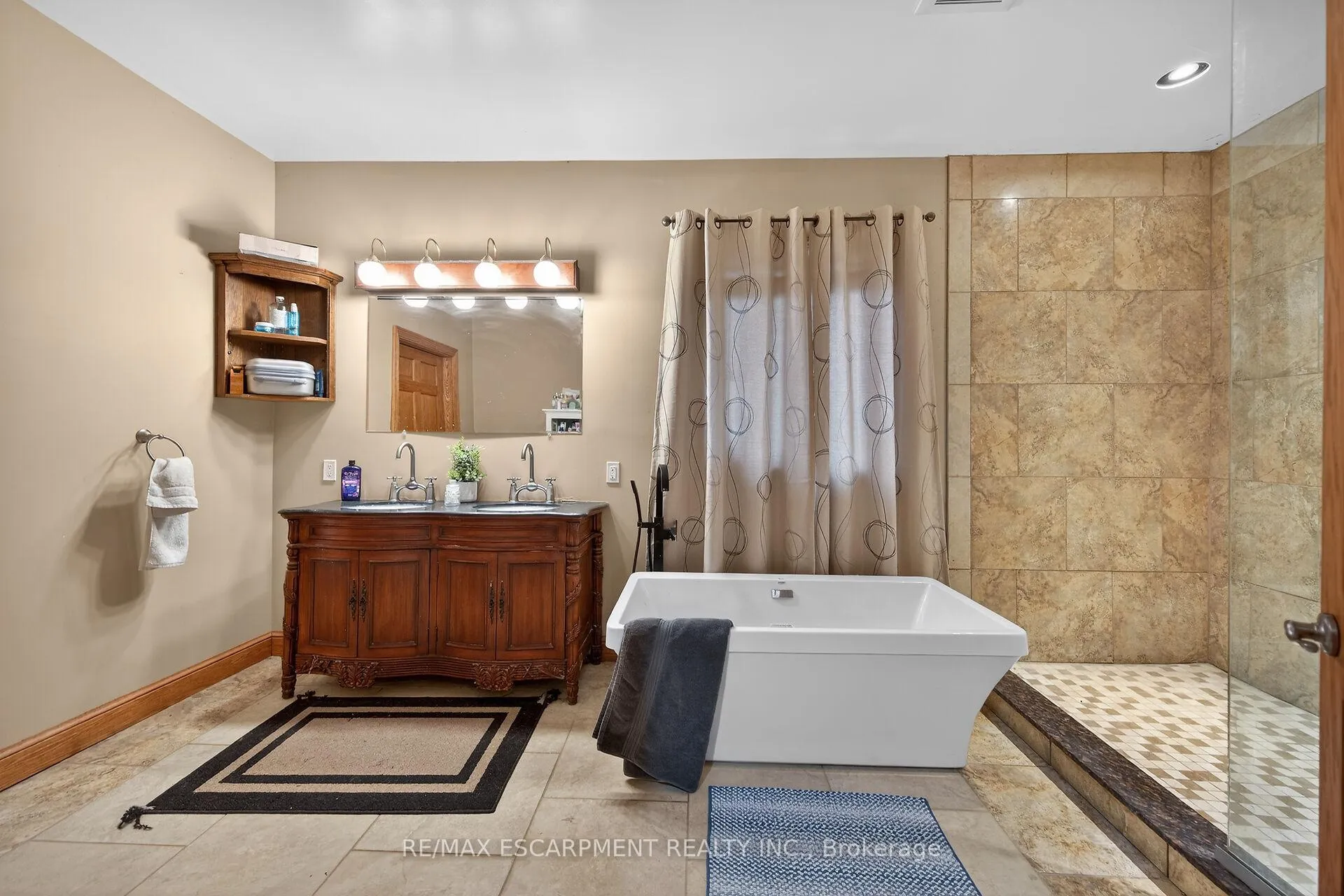 Photo 14 of 393 Old Onondaga Road E, Brant, Brantford Twp — HOMEH