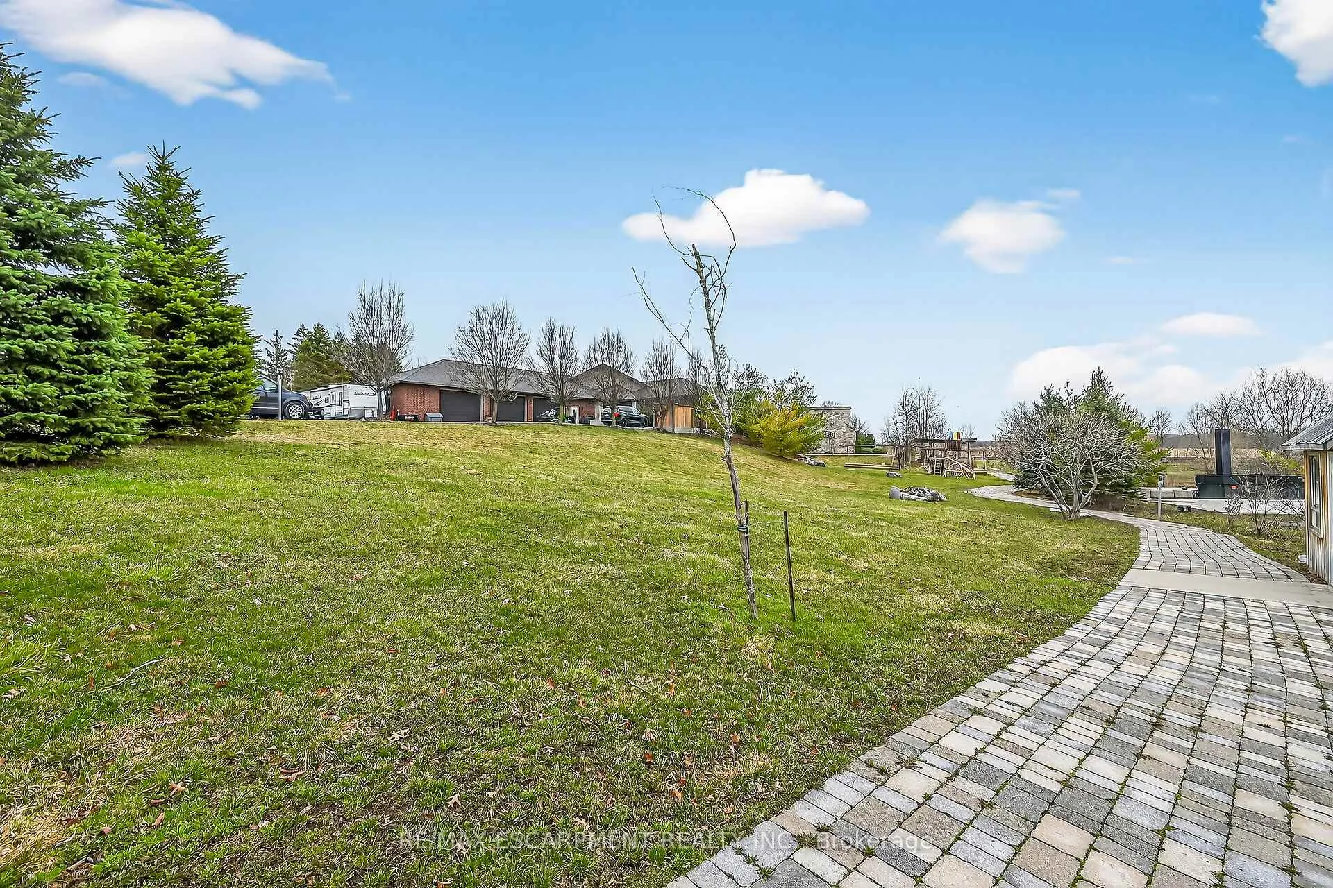 Photo 38 of 393 Old Onondaga Road E, Brant, Brantford Twp — HOMEH