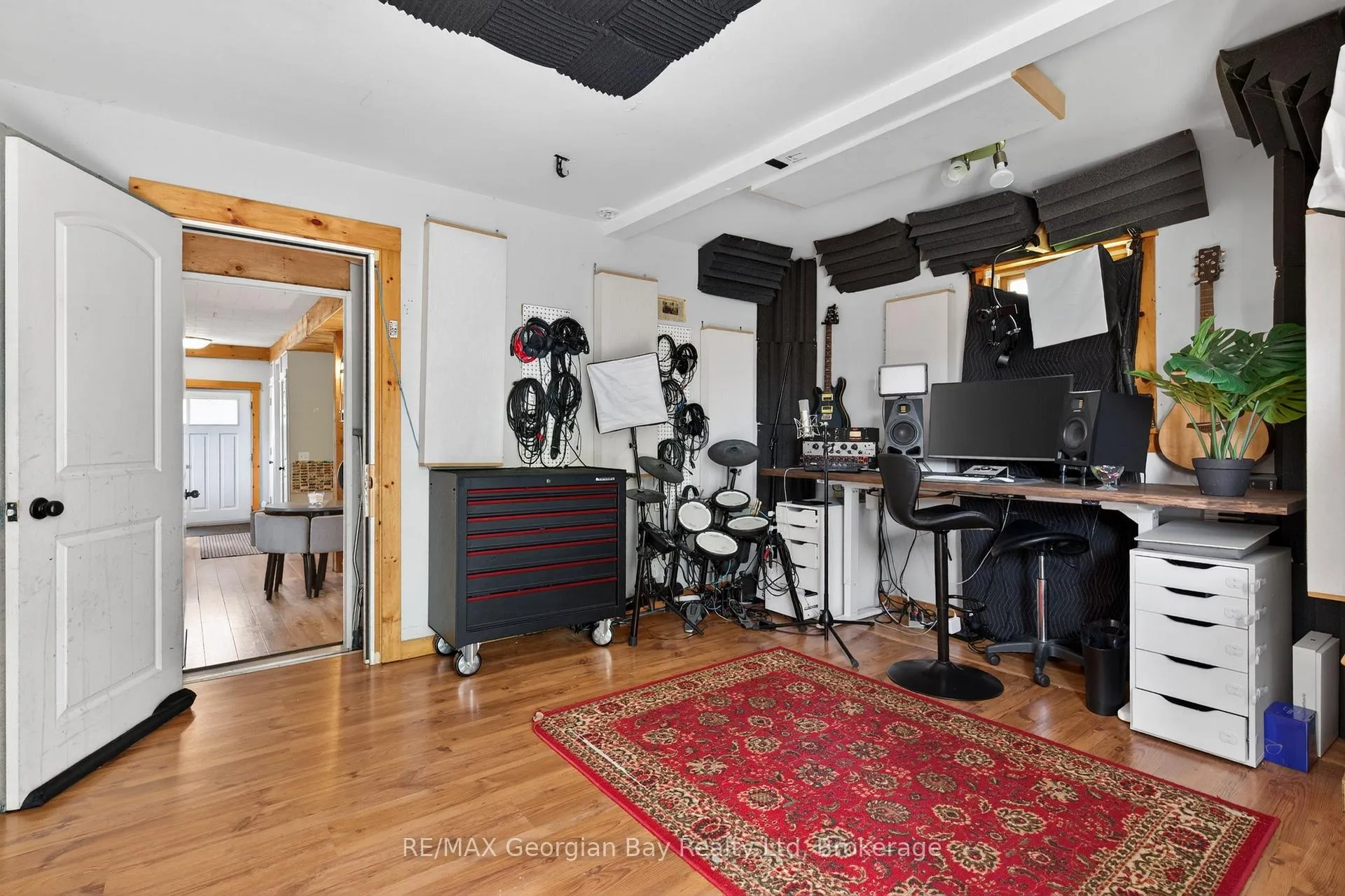 Photo 12 of 14 Centre Street, Penetanguishene — HOMEH