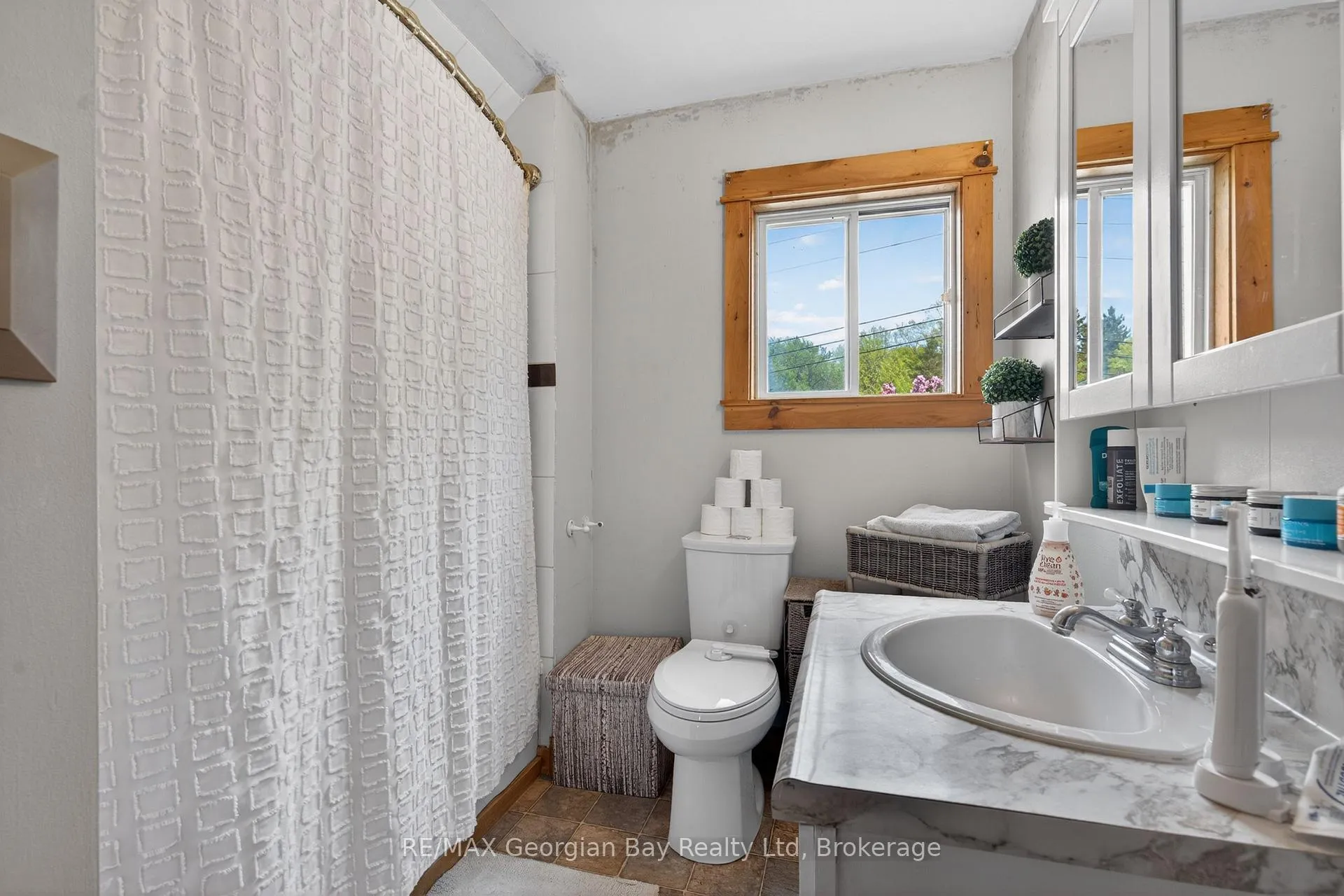 Photo 20 of 14 Centre Street, Penetanguishene — HOMEH