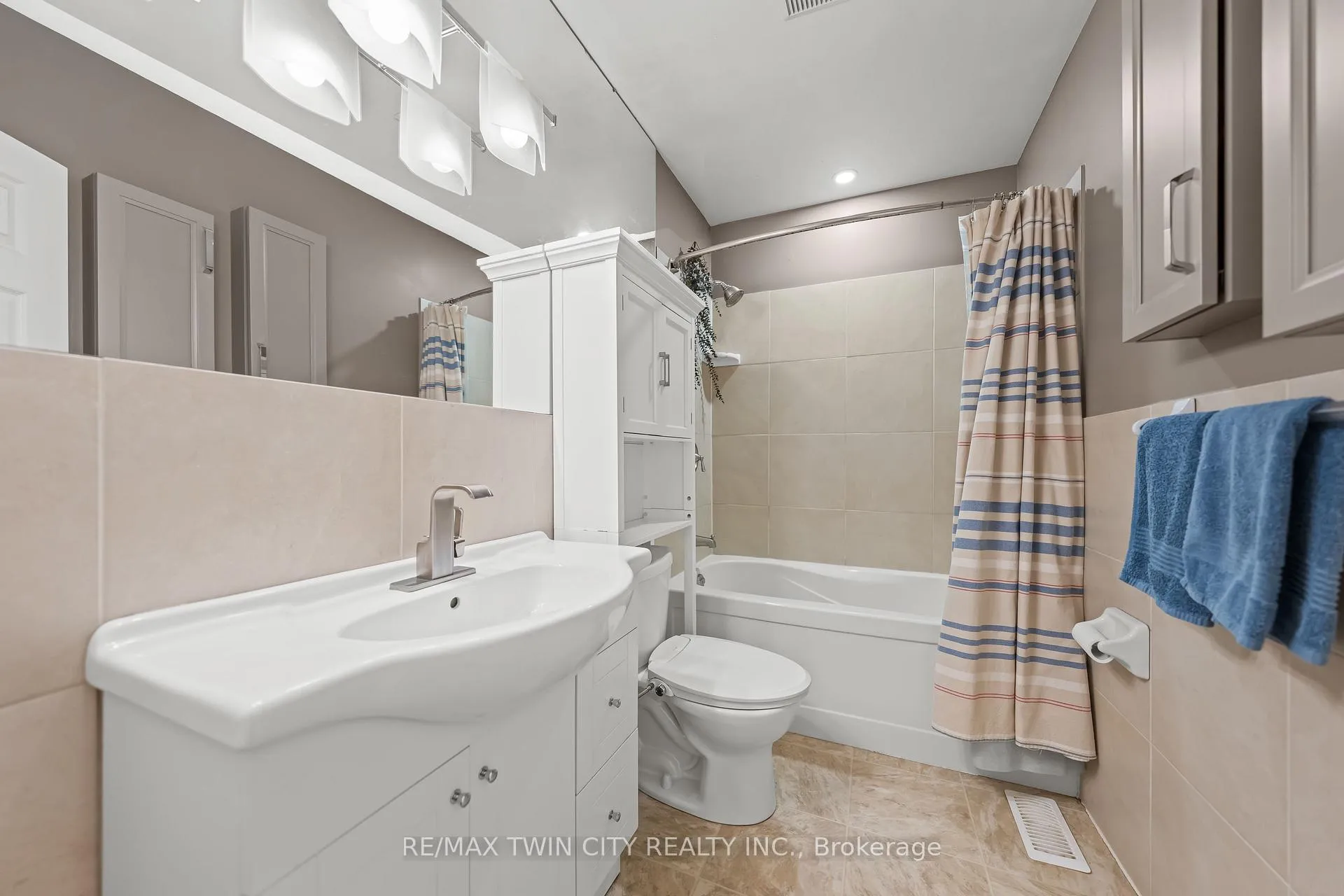 Photo 22 of 306 Normandy Avenue, Waterloo — HOMEH