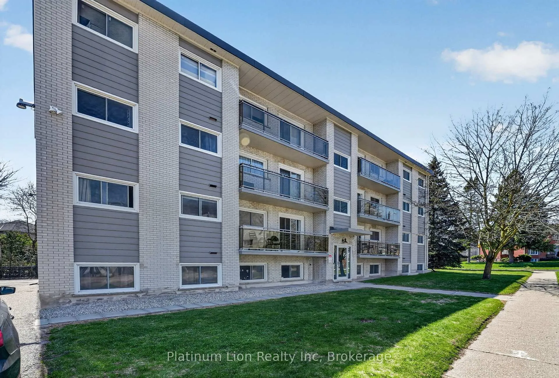 Photo 5 of Unit 7, 81 Kenwood Drive, Kitchener, Heritage Park - Kitchener — HOMEH