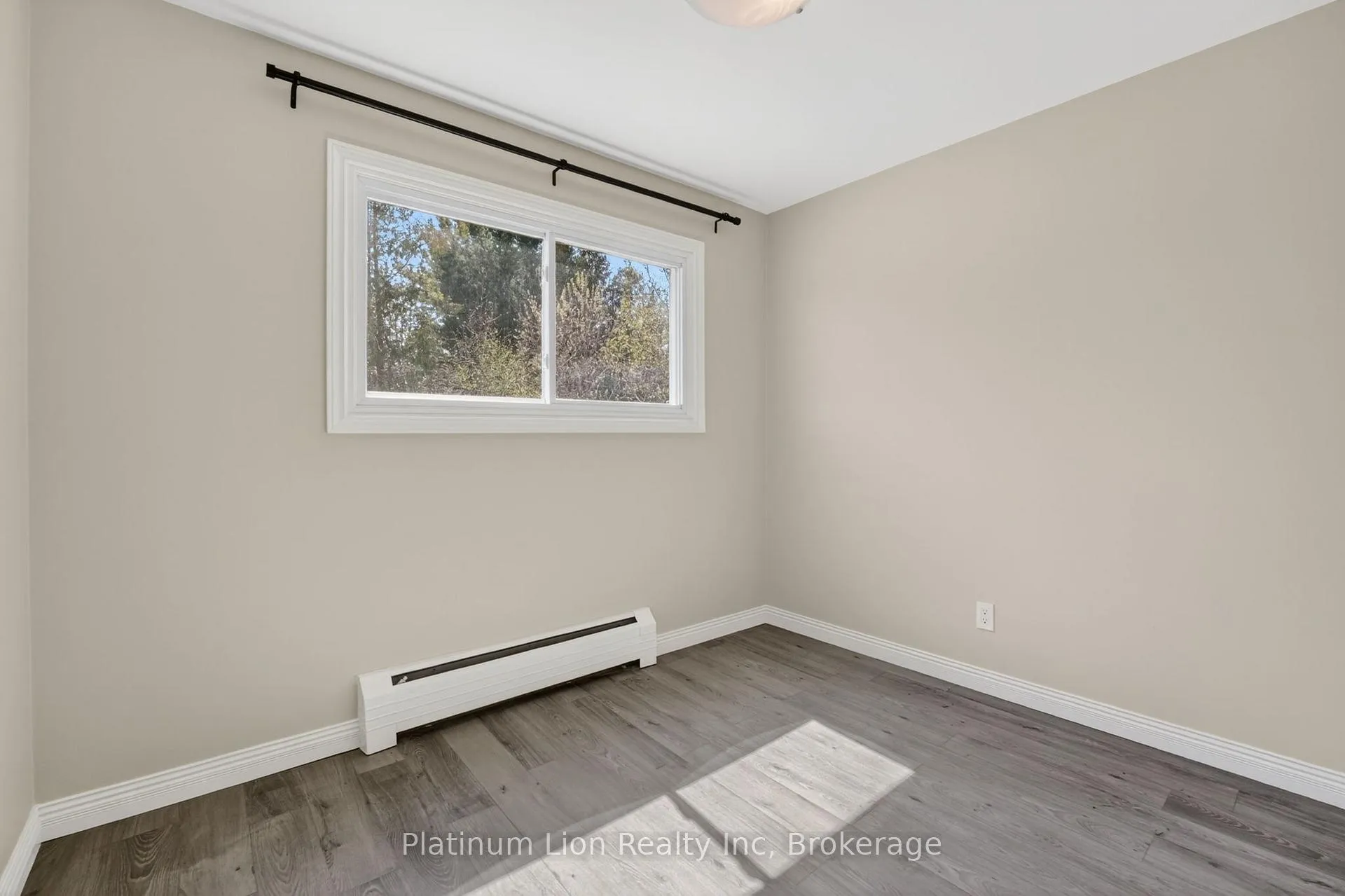 Photo 21 of Unit 7, 81 Kenwood Drive, Kitchener, Heritage Park - Kitchener — HOMEH