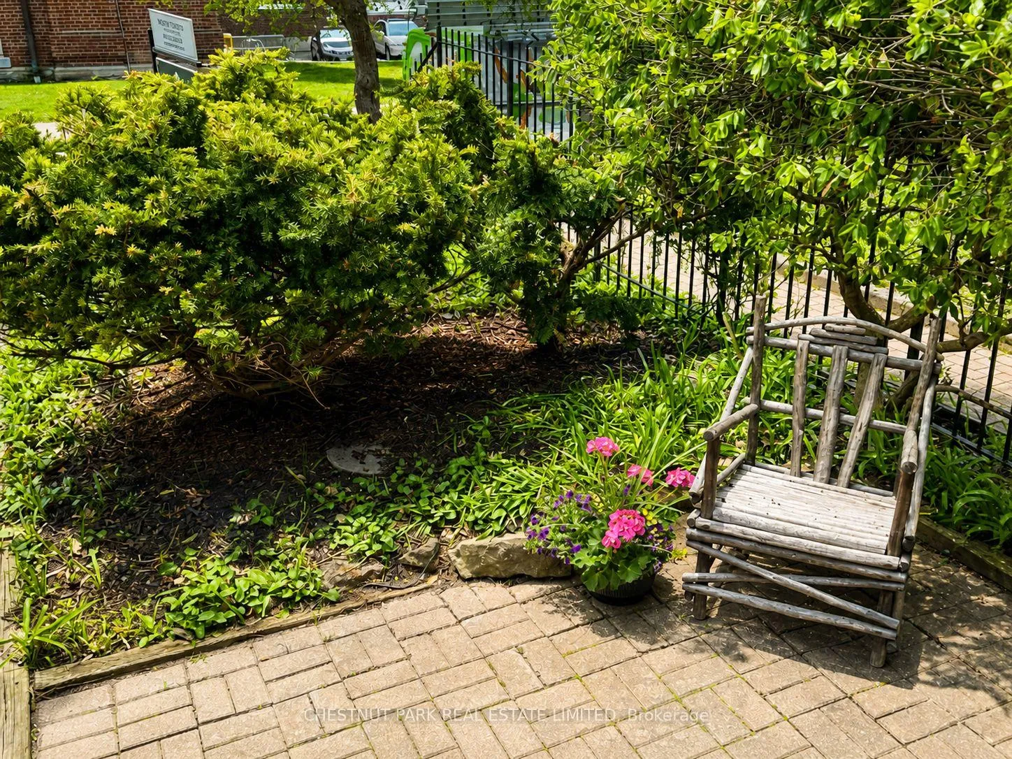 Photo 4 of 244 Cottingham Street, Toronto, Casa Loma — HOMEH