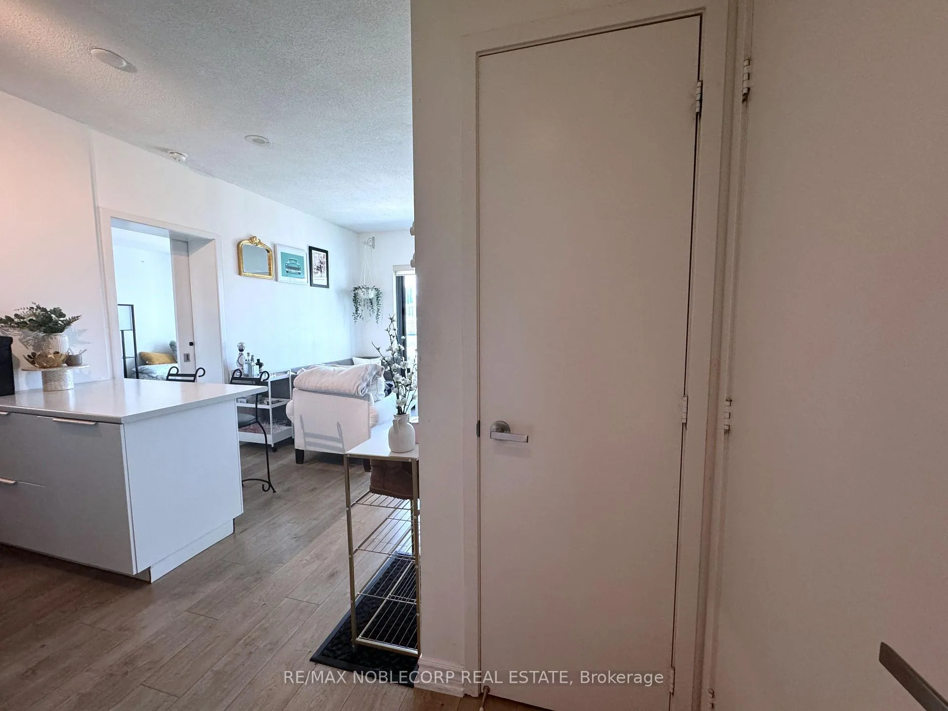 Photo 3 of Unit 2107, 159 Dundas Street E, Toronto, Church-Yonge Corridor — HOMEH