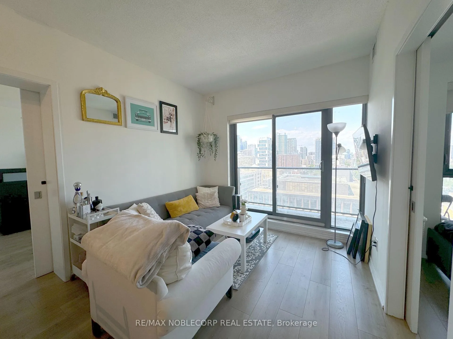Photo 4 of Unit 2107, 159 Dundas Street E, Toronto, Church-Yonge Corridor — HOMEH