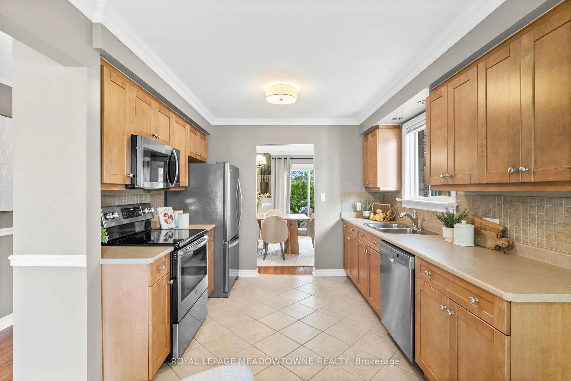 Photo 7 of 105 Laurier Avenue, Milton, Bronte Meadows — HOMEH