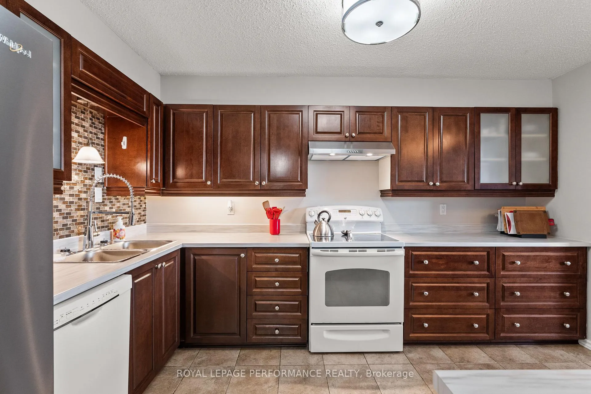 Photo 4 of Unit Unit #407, 200 Lafontaine Avenue, Ottawa, Vanier — HOMEH